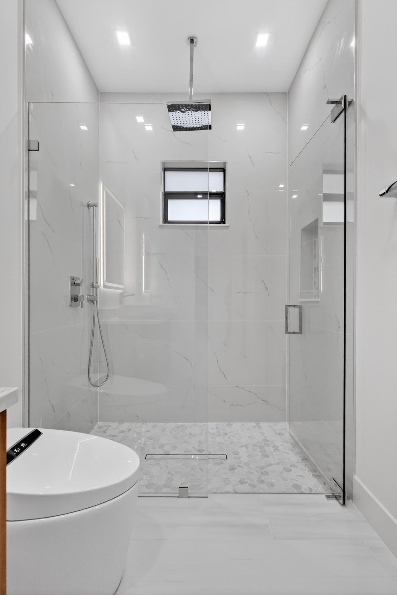 WHITE FENCES EQUESTRIAN ESTATES 1 - Residential