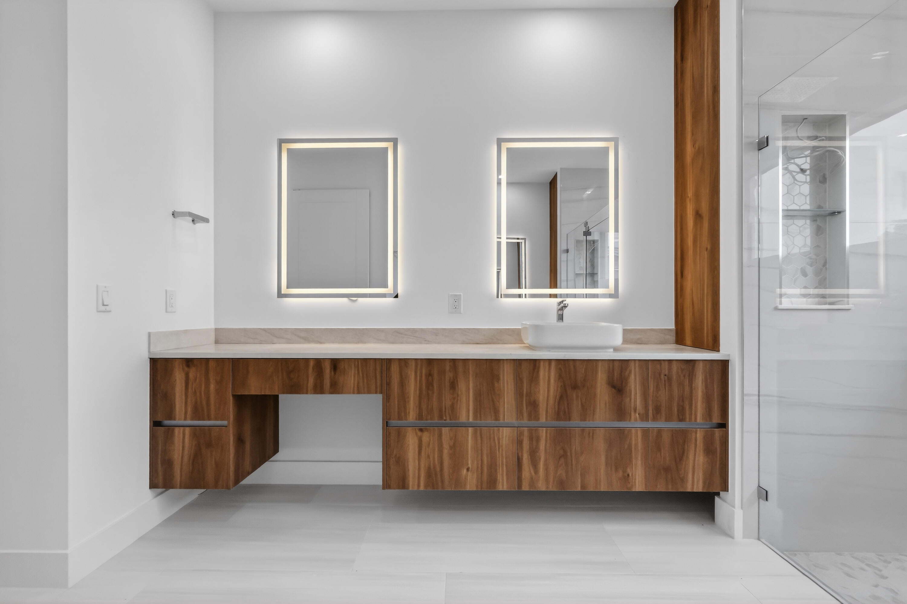 WHITE FENCES EQUESTRIAN ESTATES 1 - Residential