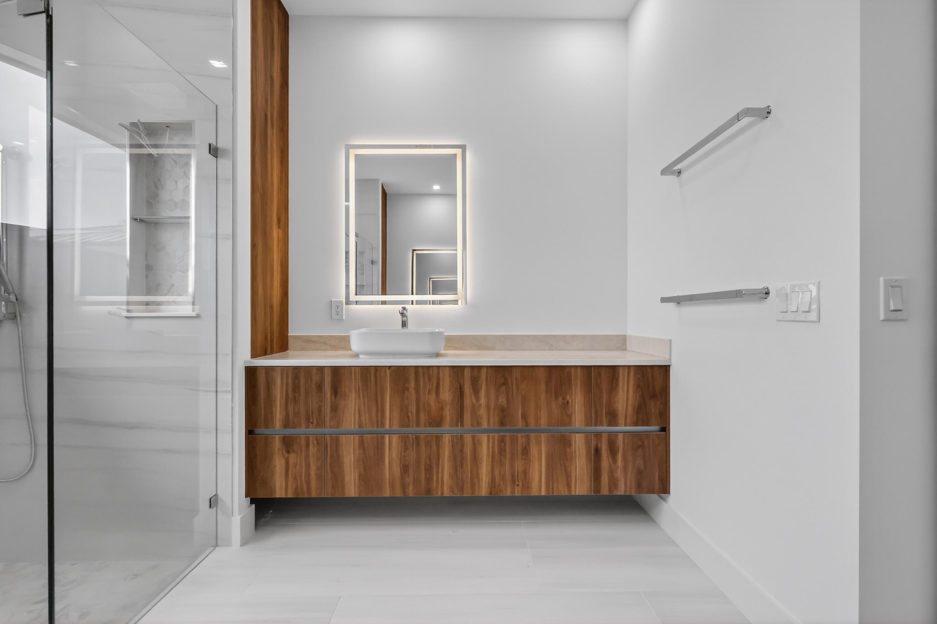 WHITE FENCES EQUESTRIAN ESTATES 1 - Residential