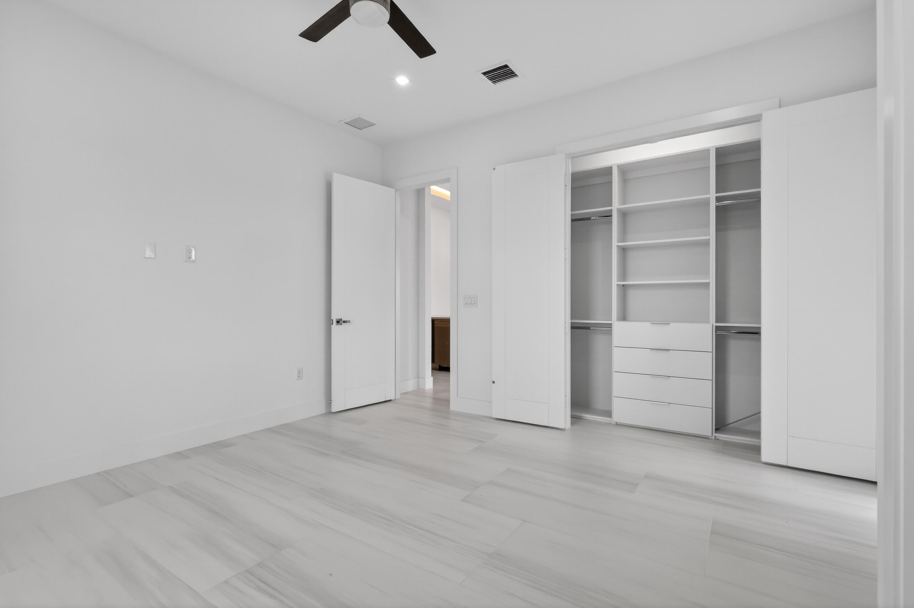 WHITE FENCES EQUESTRIAN ESTATES 1 - Residential