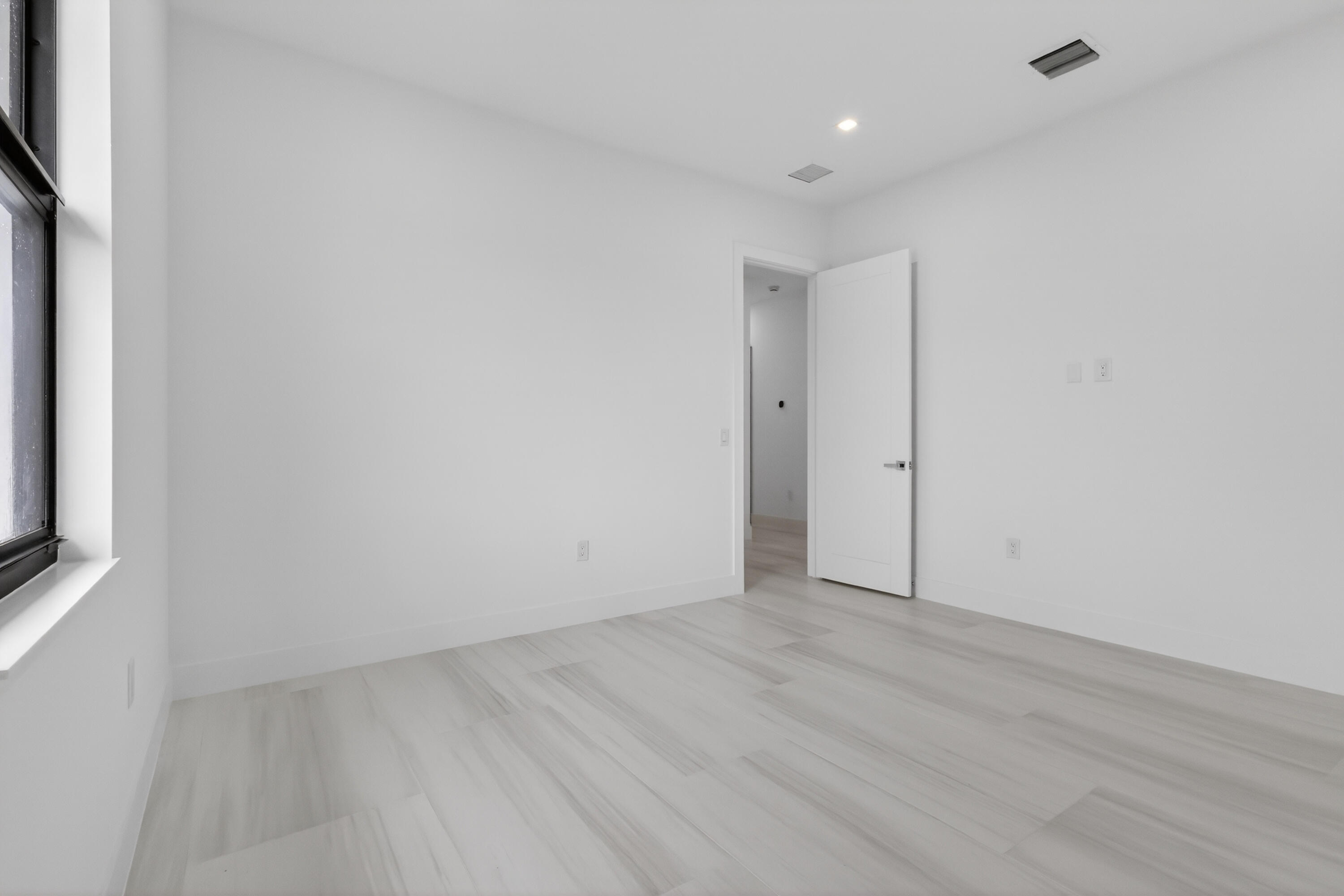 WHITE FENCES EQUESTRIAN ESTATES 1 - Residential