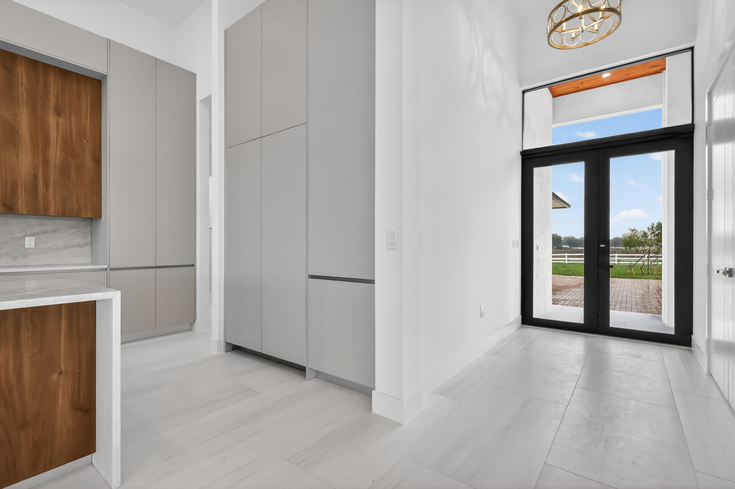 WHITE FENCES EQUESTRIAN ESTATES 1 - Residential