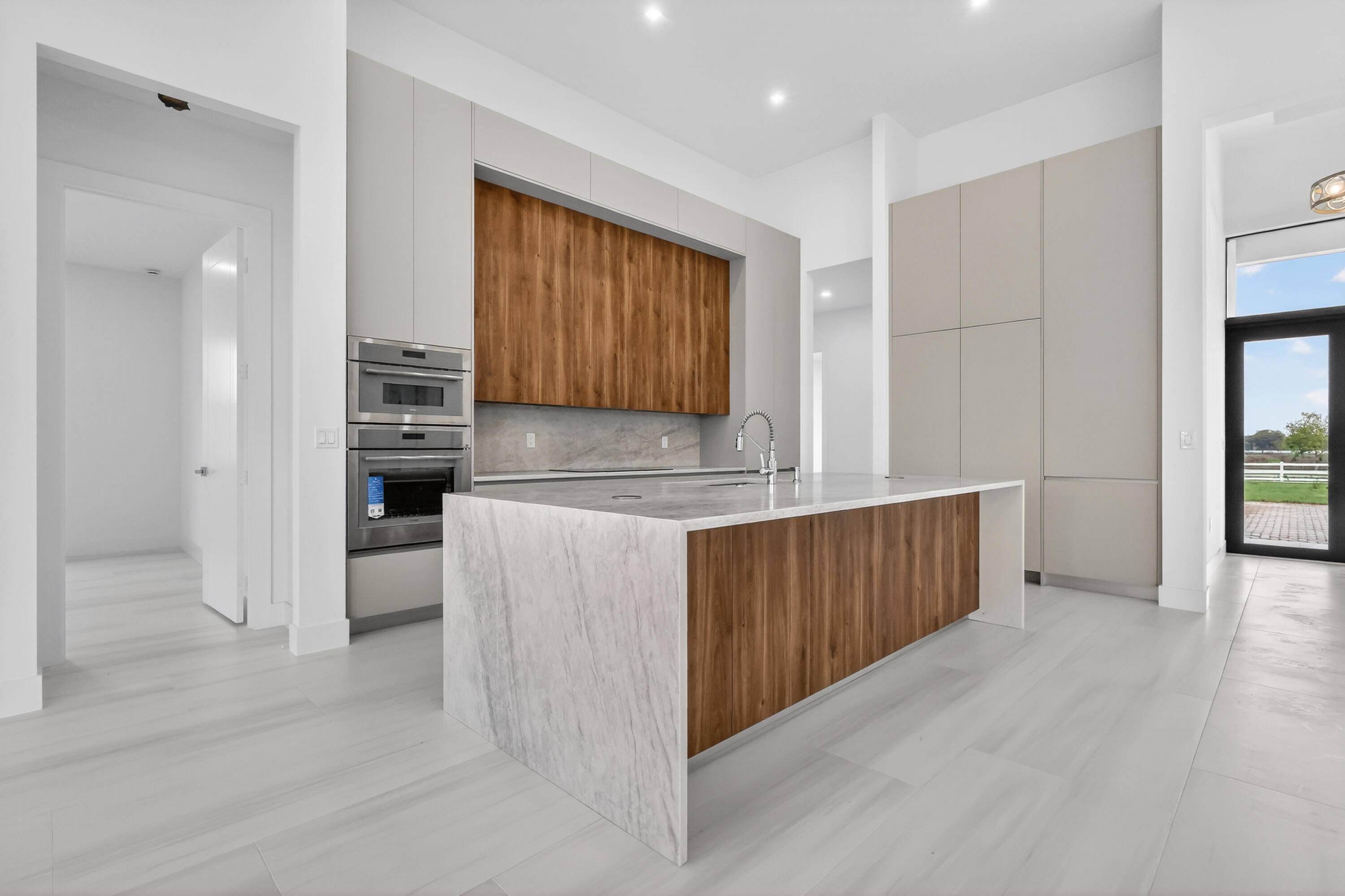 WHITE FENCES EQUESTRIAN ESTATES 1 - Residential