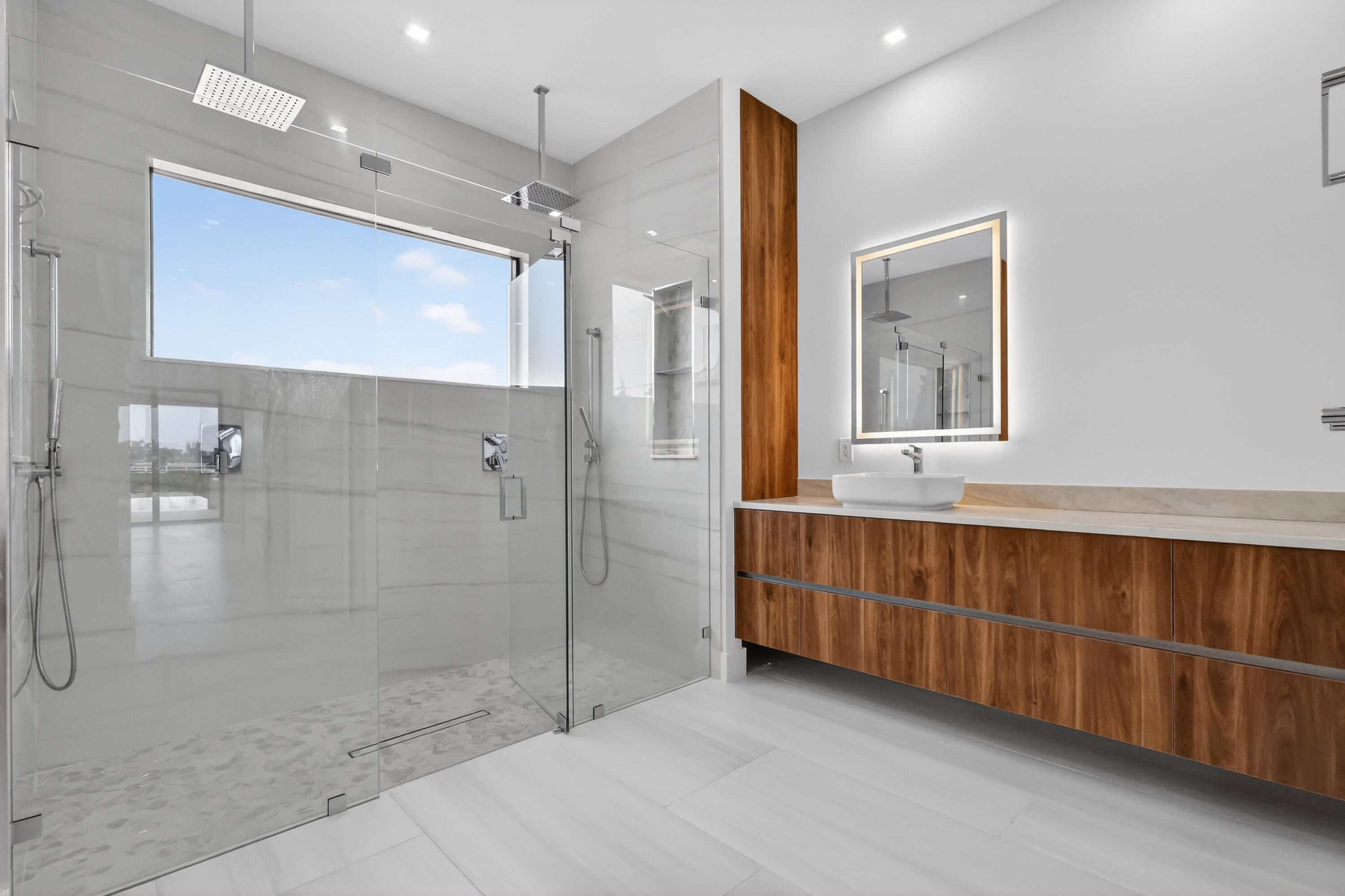 WHITE FENCES EQUESTRIAN ESTATES 1 - Residential