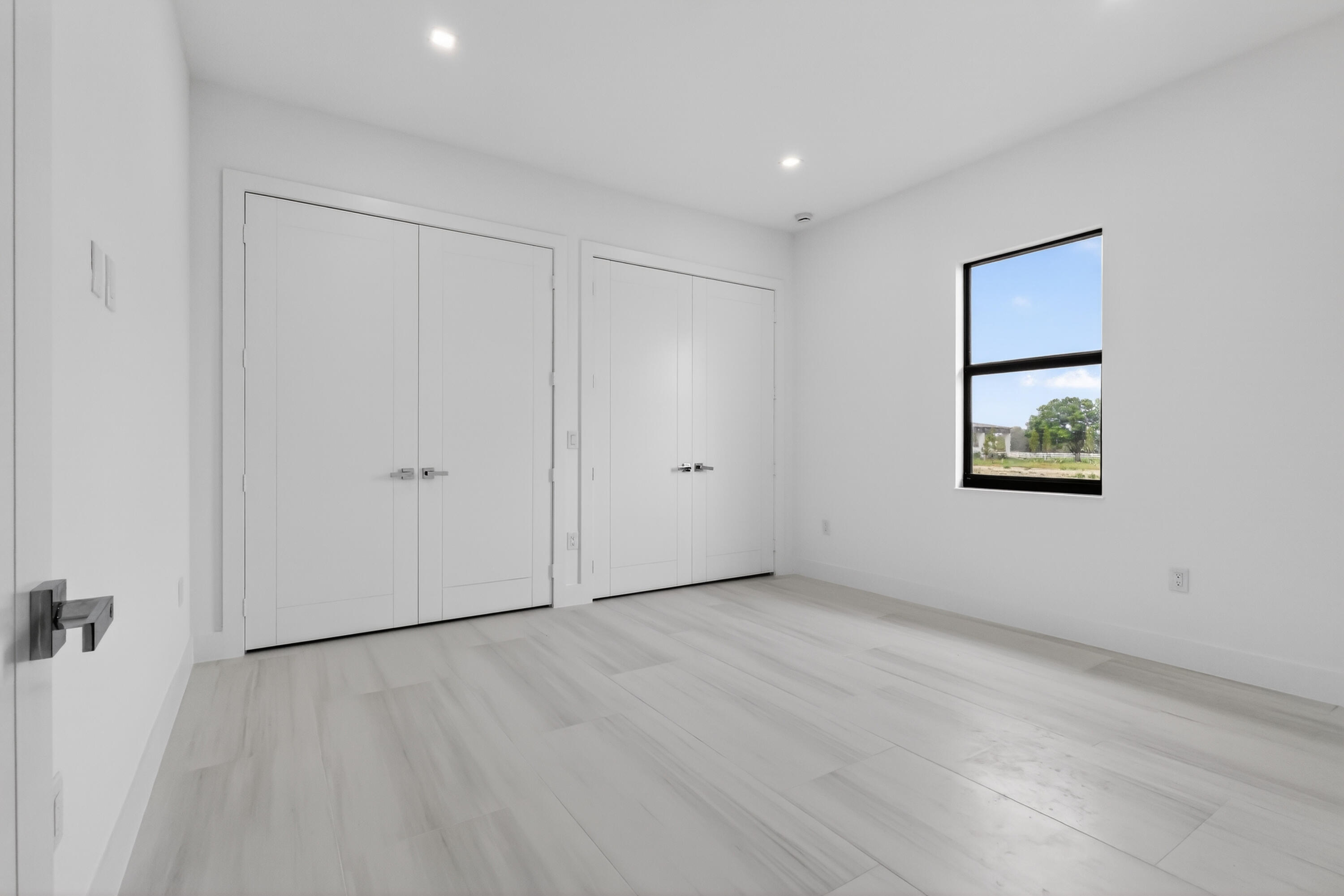 WHITE FENCES EQUESTRIAN ESTATES 1 - Residential