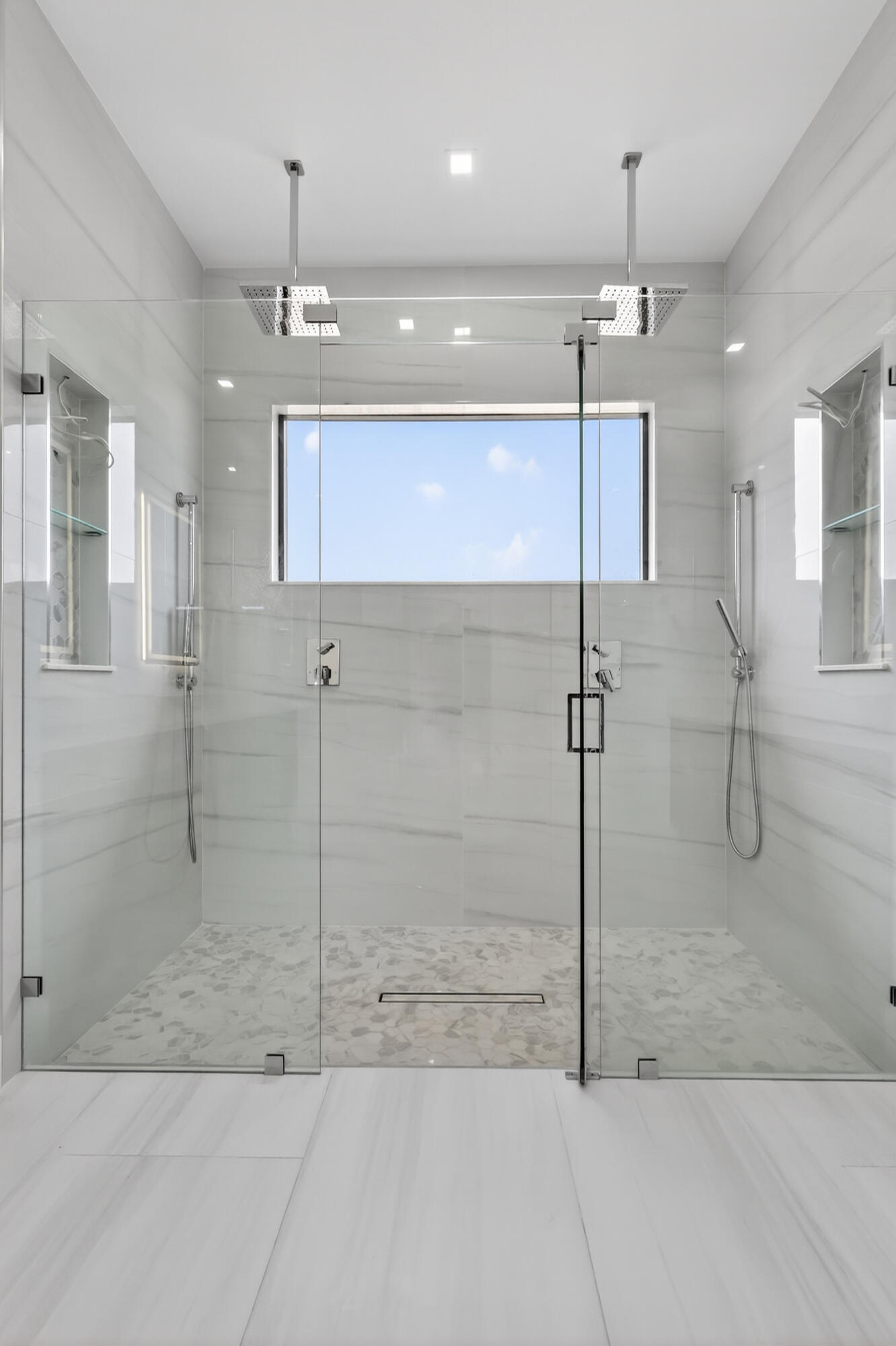 WHITE FENCES EQUESTRIAN ESTATES 1 - Residential