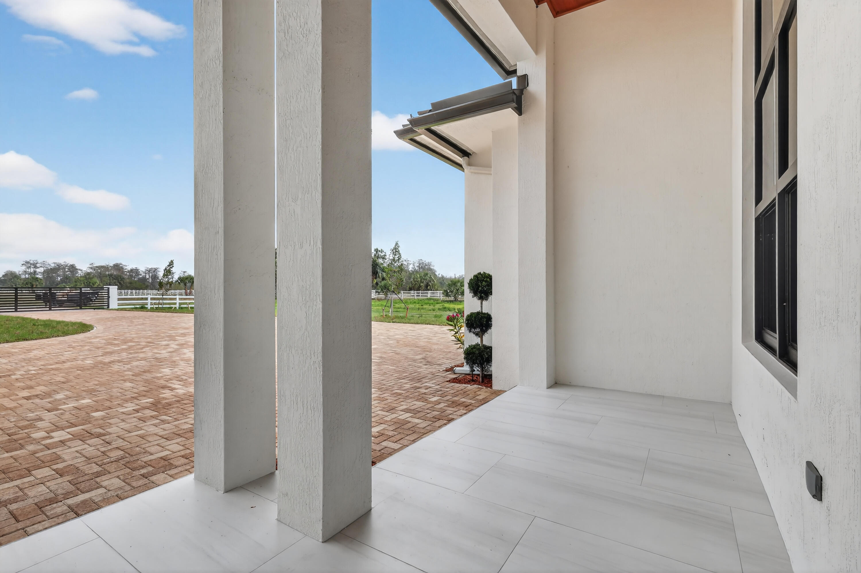 WHITE FENCES EQUESTRIAN ESTATES 1 - Residential