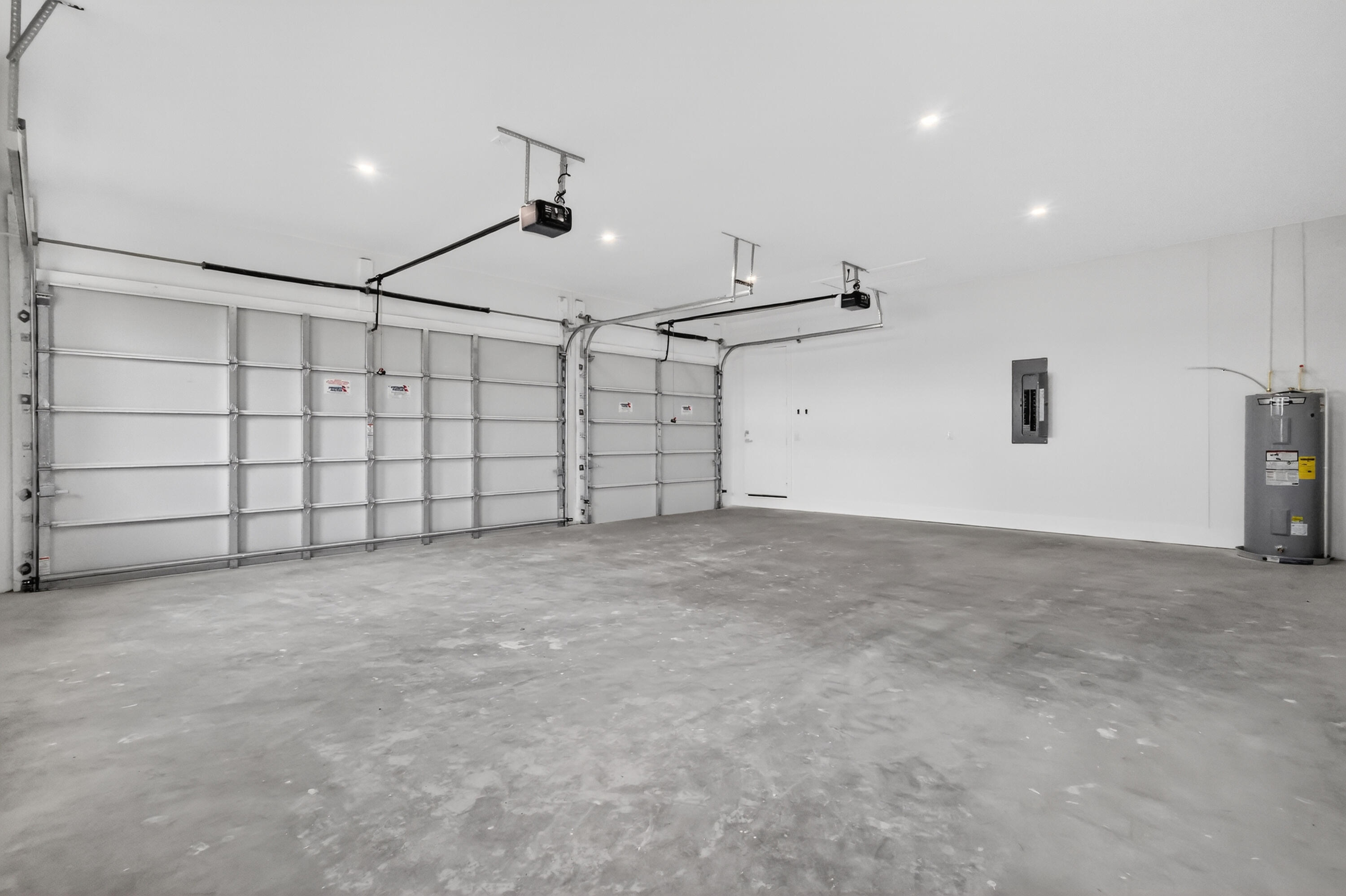 WHITE FENCES EQUESTRIAN ESTATES 1 - Residential