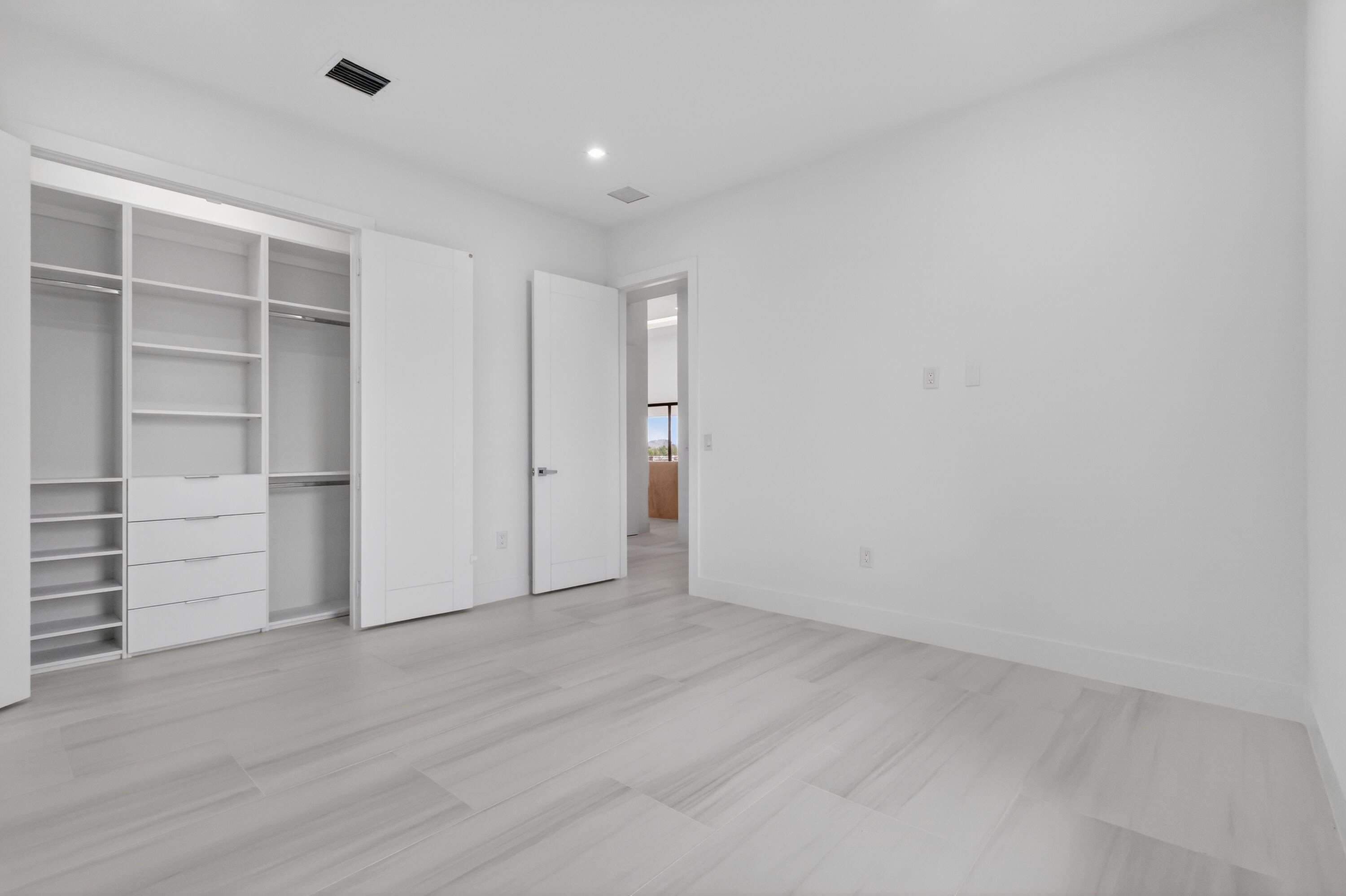 WHITE FENCES EQUESTRIAN ESTATES 1 - Residential