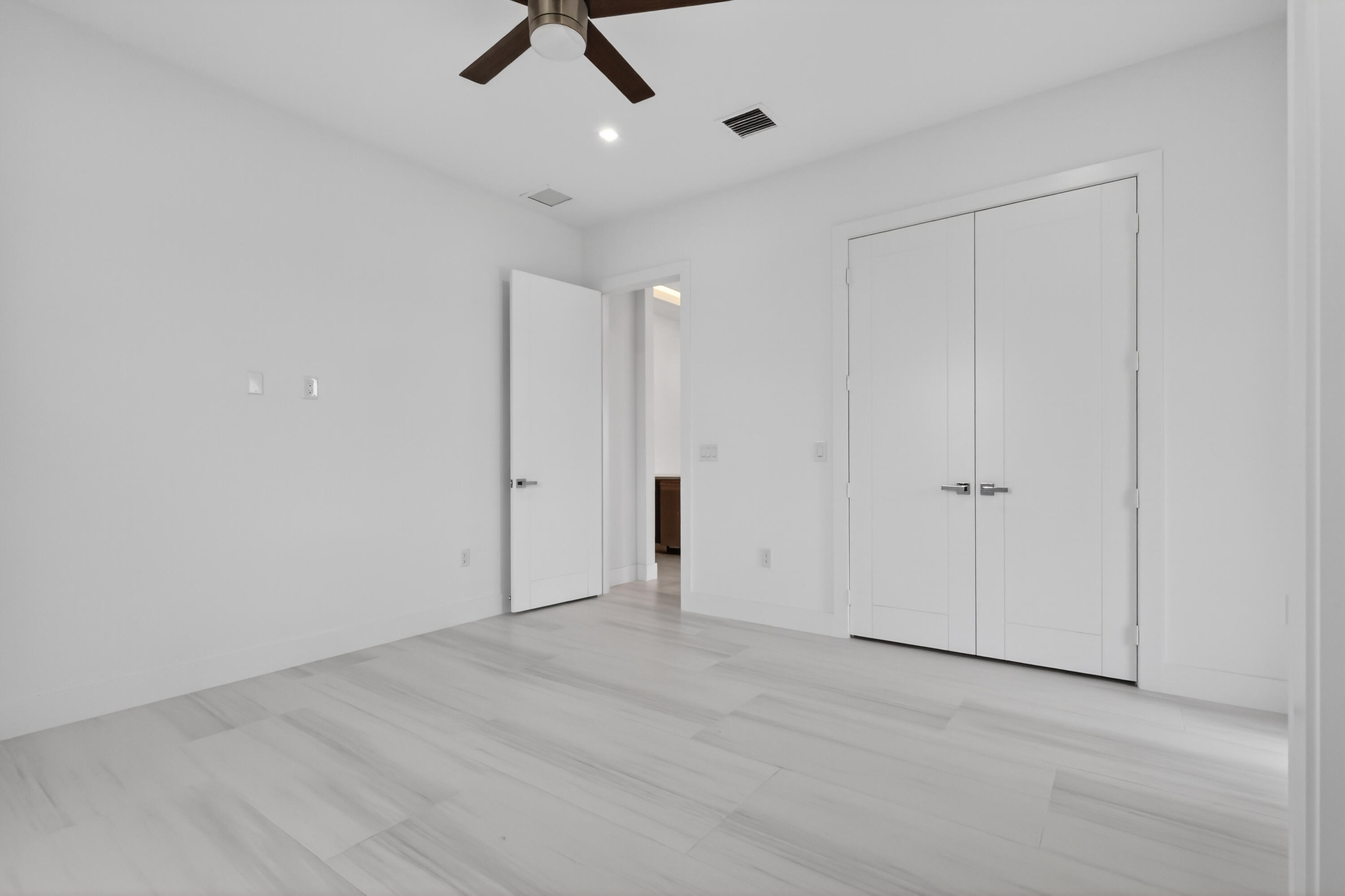 WHITE FENCES EQUESTRIAN ESTATES 1 - Residential