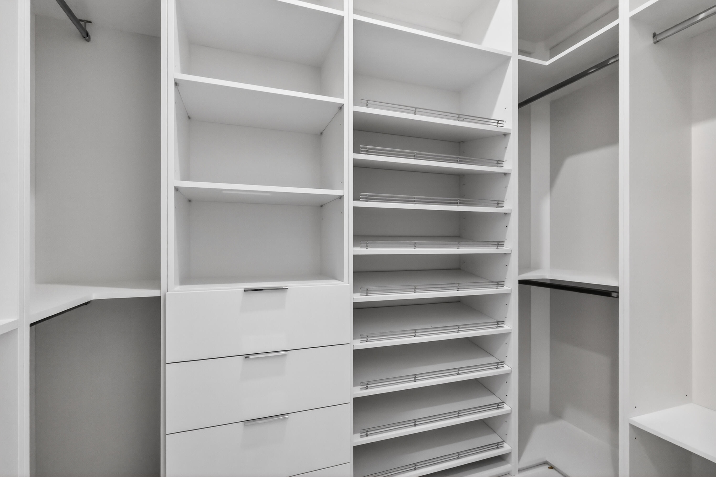 WHITE FENCES EQUESTRIAN ESTATES 1 - Residential