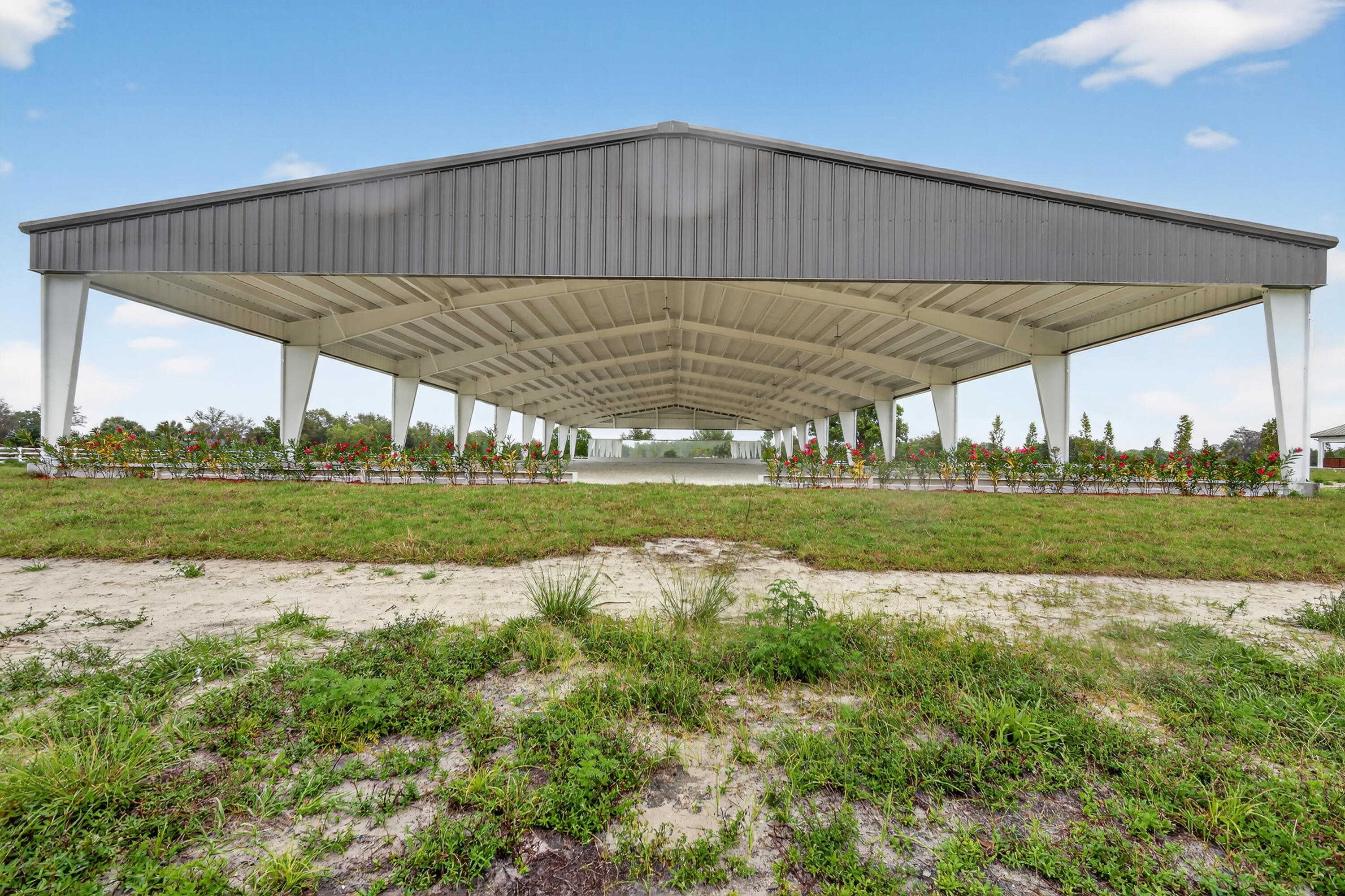 WHITE FENCES EQUESTRIAN ESTATES 1 - Residential