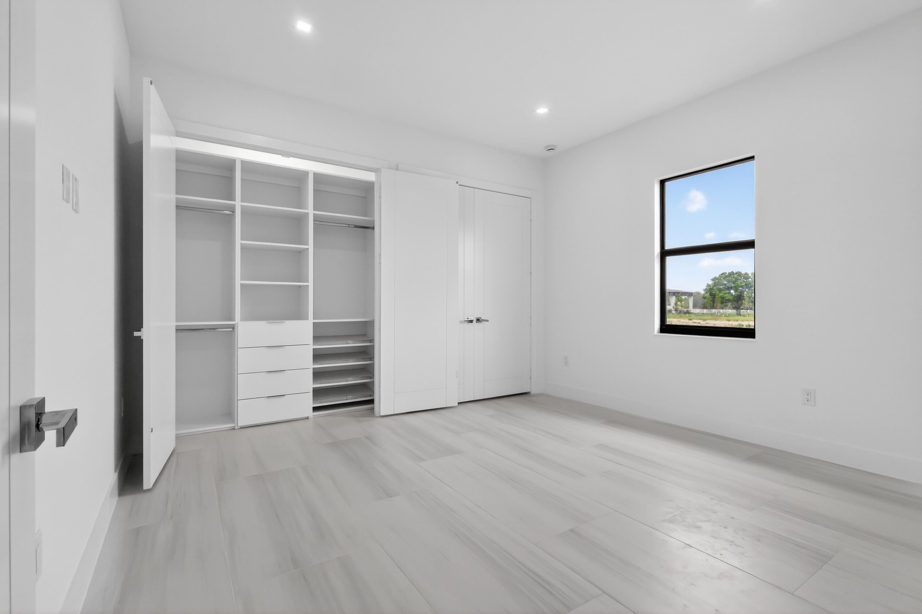 WHITE FENCES EQUESTRIAN ESTATES 1 - Residential