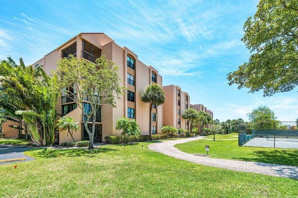450 Egret Circle 9205