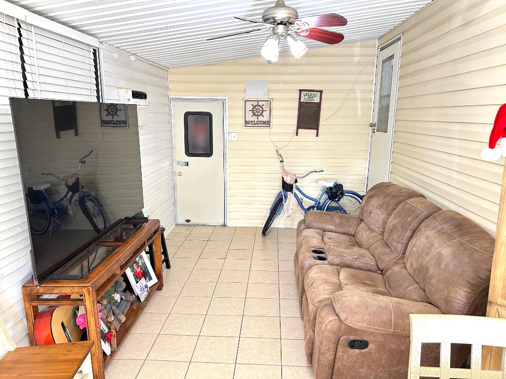 875 NE 48 Th St Lot 179, Deerfield Beach, FL, 33064/$29,500 4 875 NE 48 Th St Lot 179