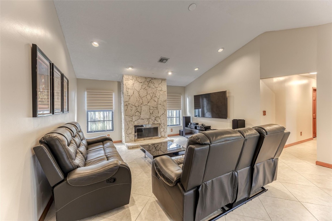 JACARANDA LAKES SECTION 1 - Residential