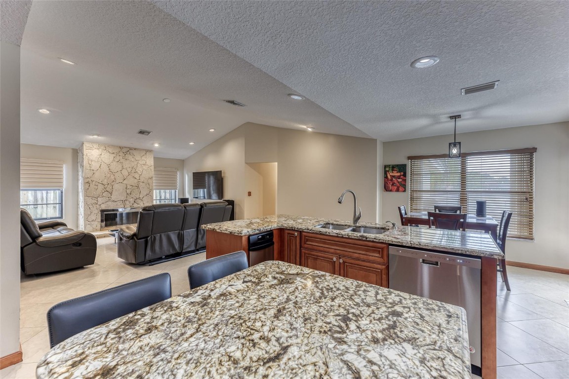 JACARANDA LAKES SECTION 1 - Residential