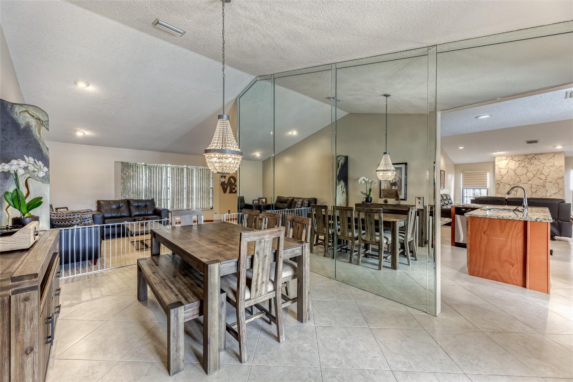 JACARANDA LAKES SECTION 1 - Residential