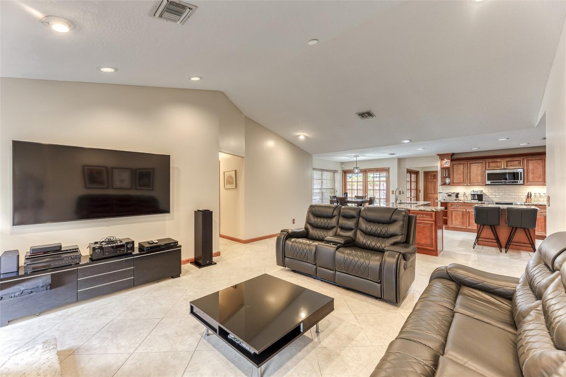 JACARANDA LAKES SECTION 1 - Residential