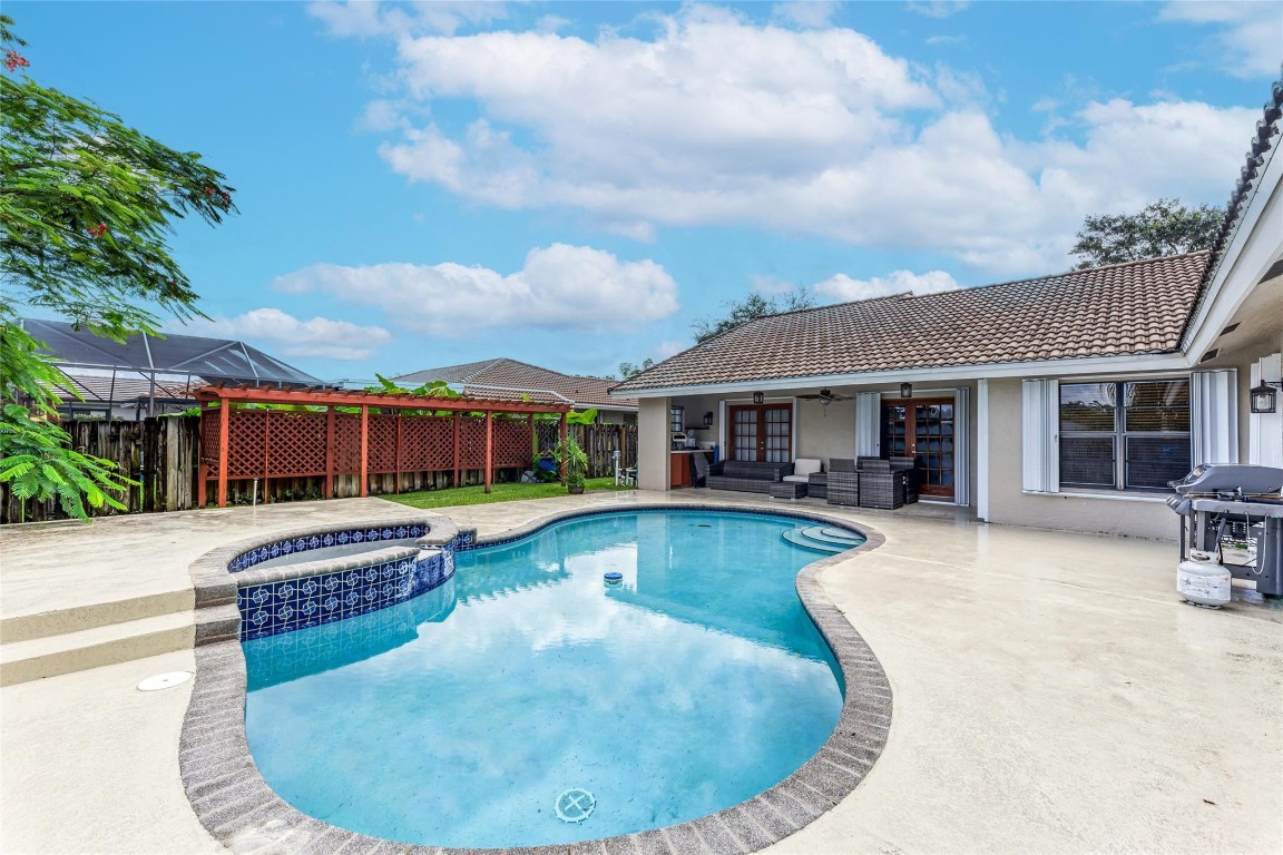 JACARANDA LAKES SECTION 1 - Residential