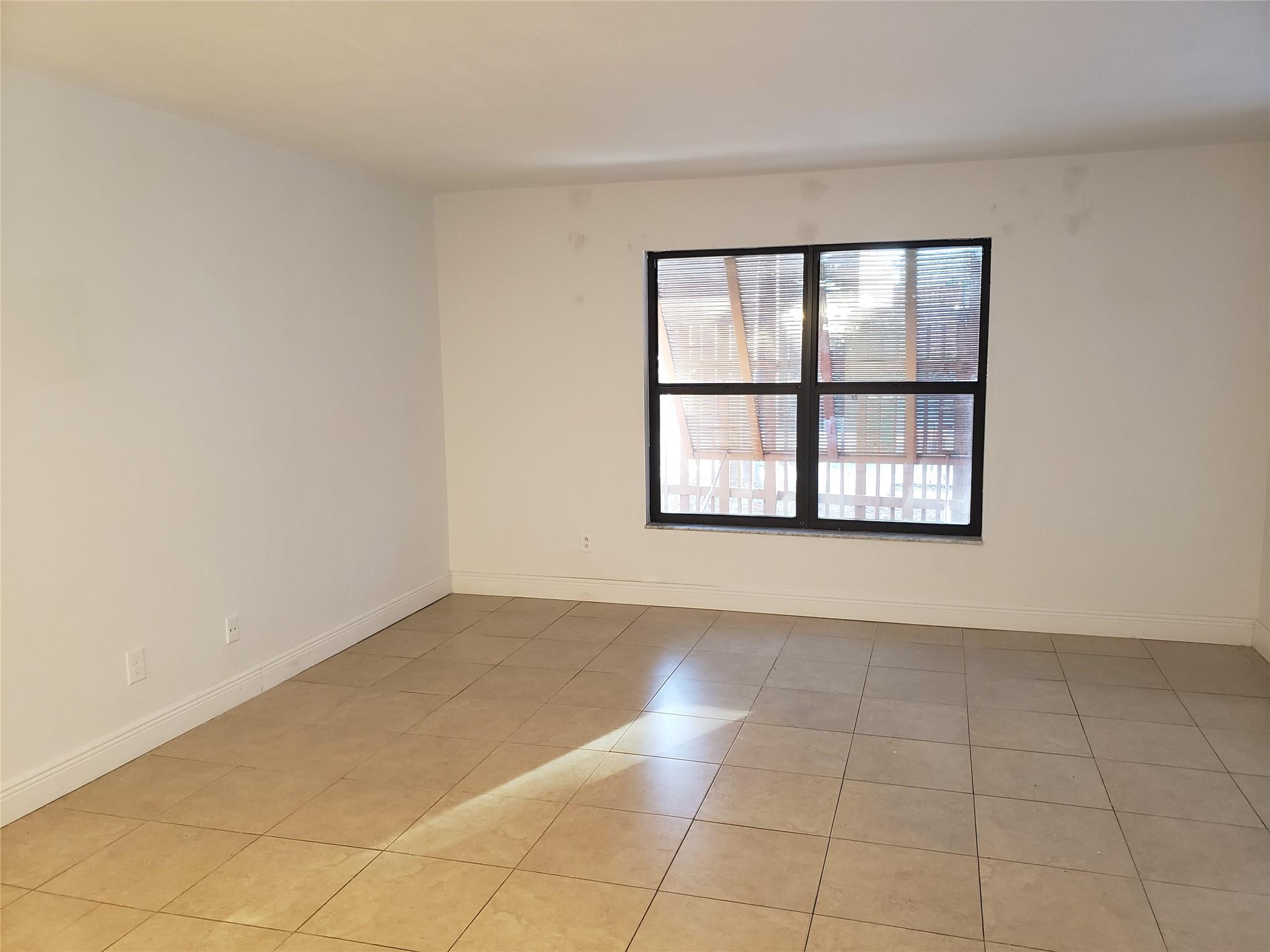 VILLAS EAST - Residential Lease