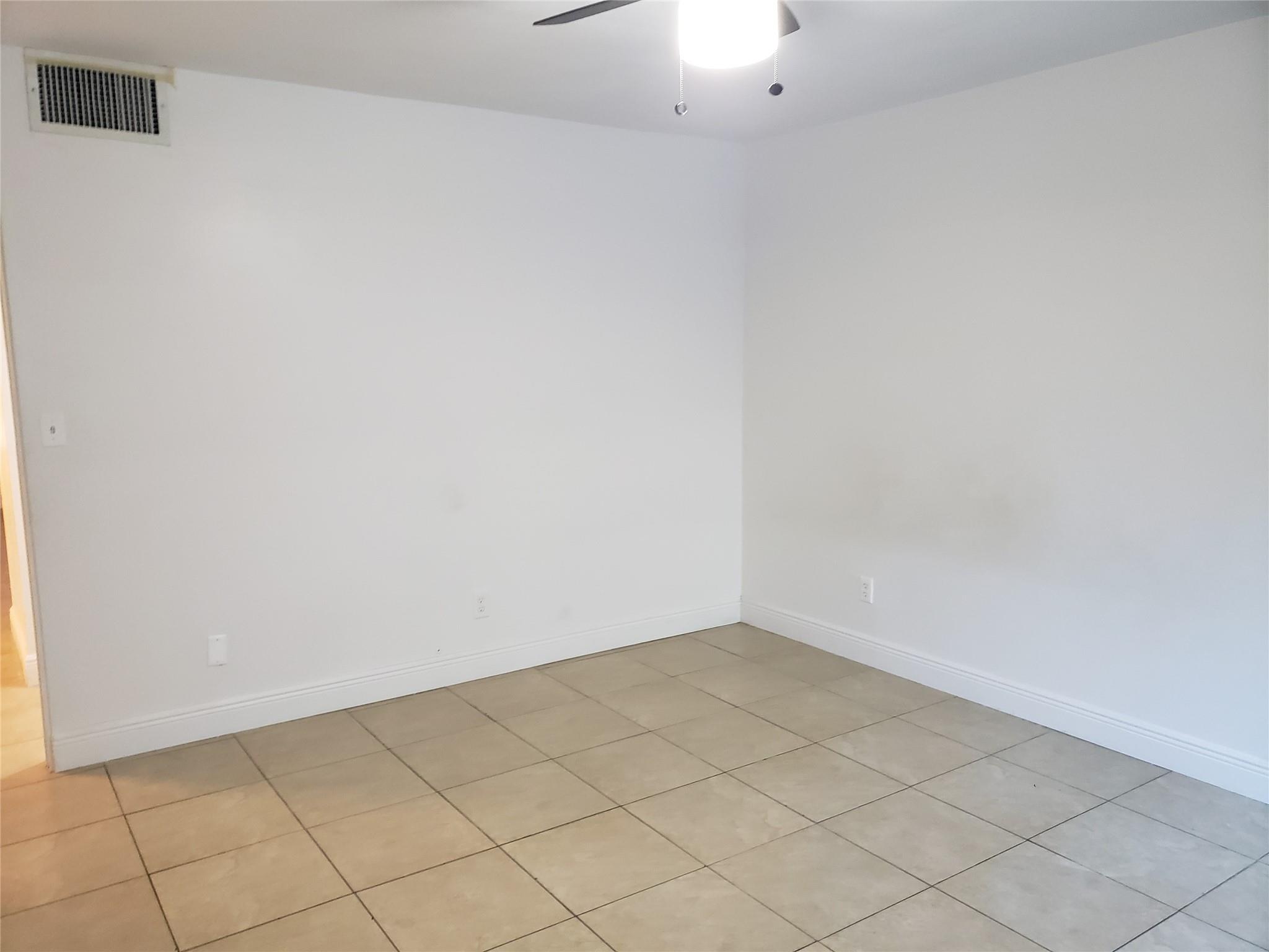 VILLAS EAST - Residential Lease