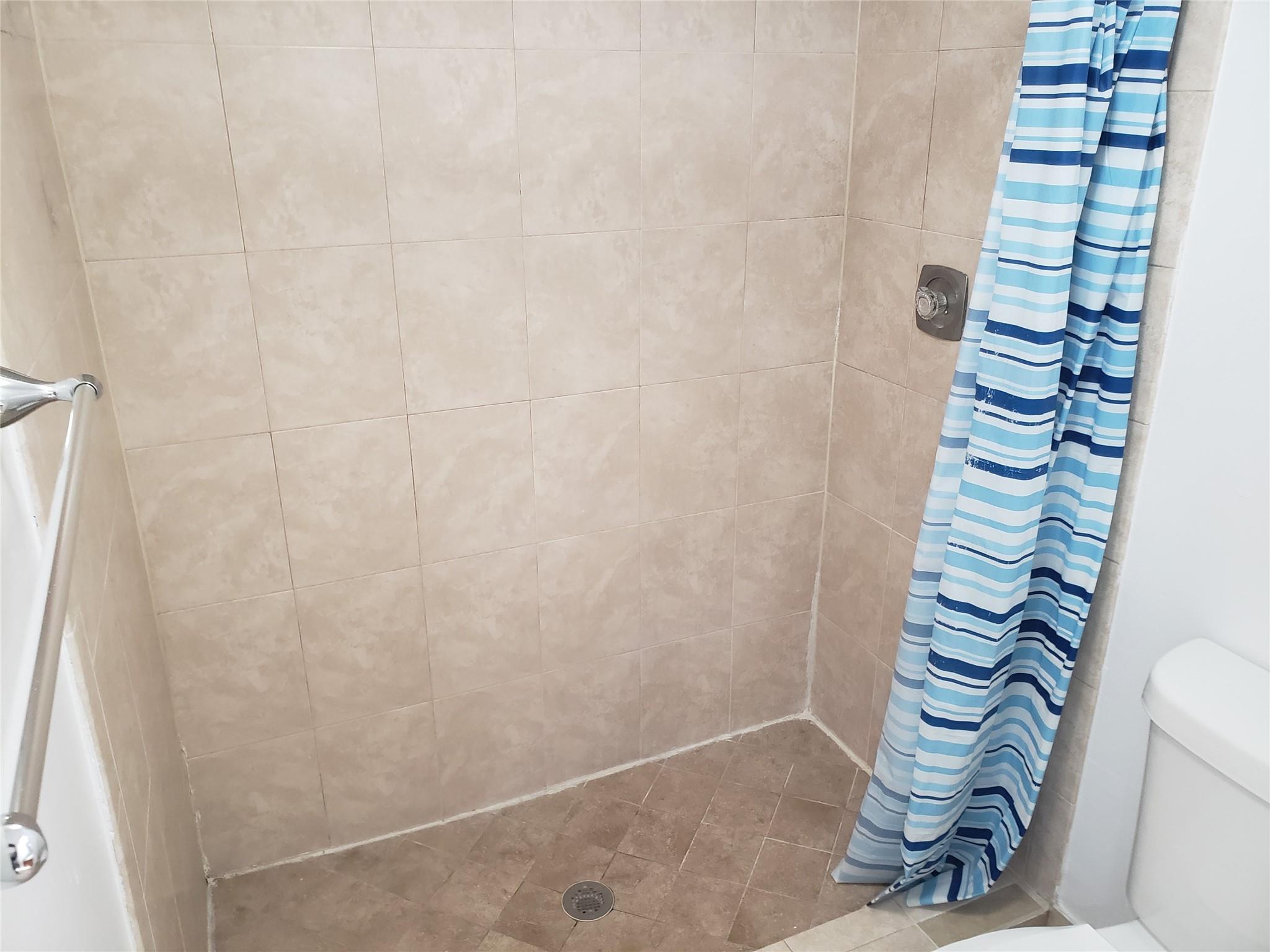 VILLAS EAST - Residential Lease