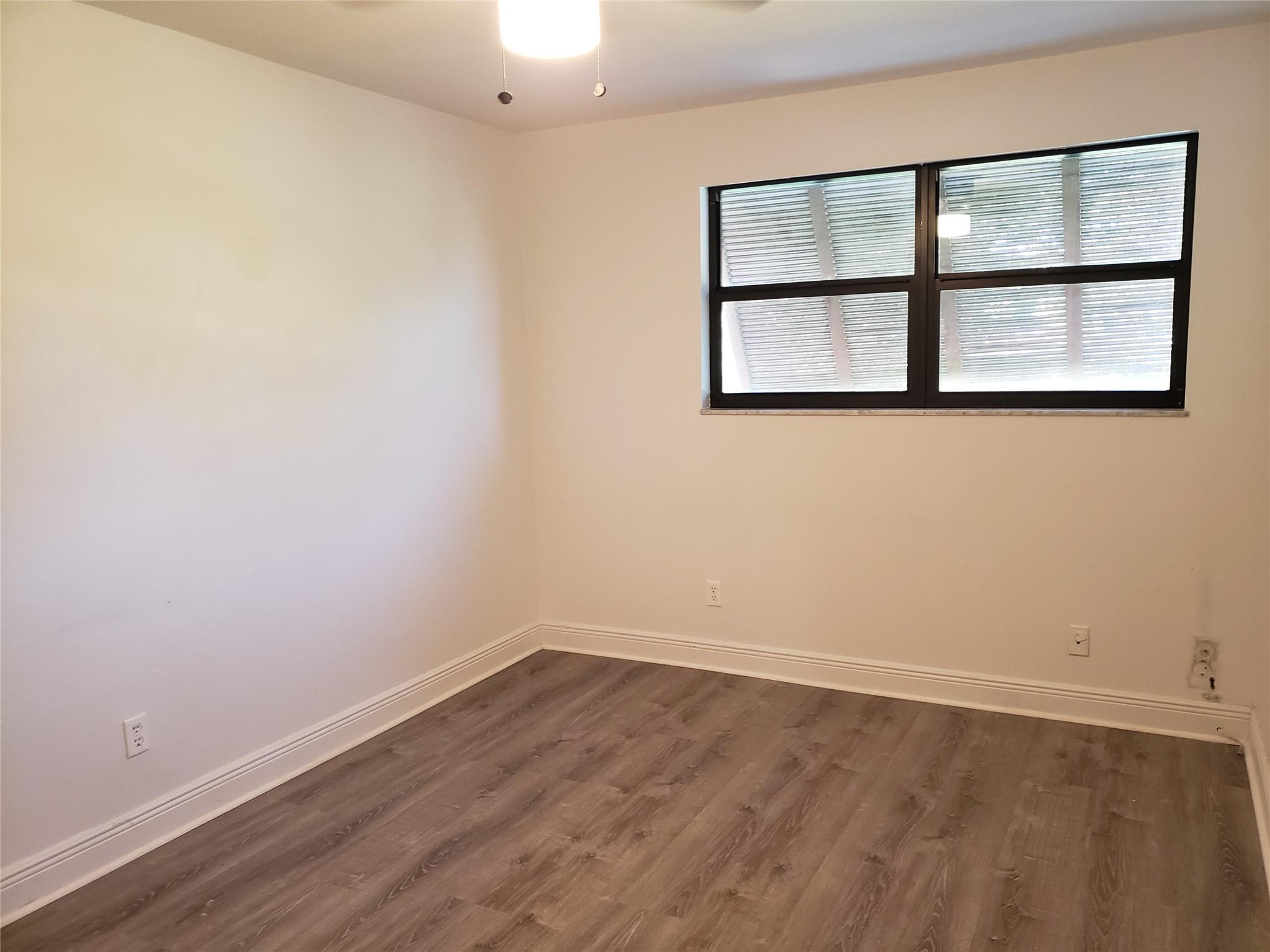 VILLAS EAST - Residential Lease