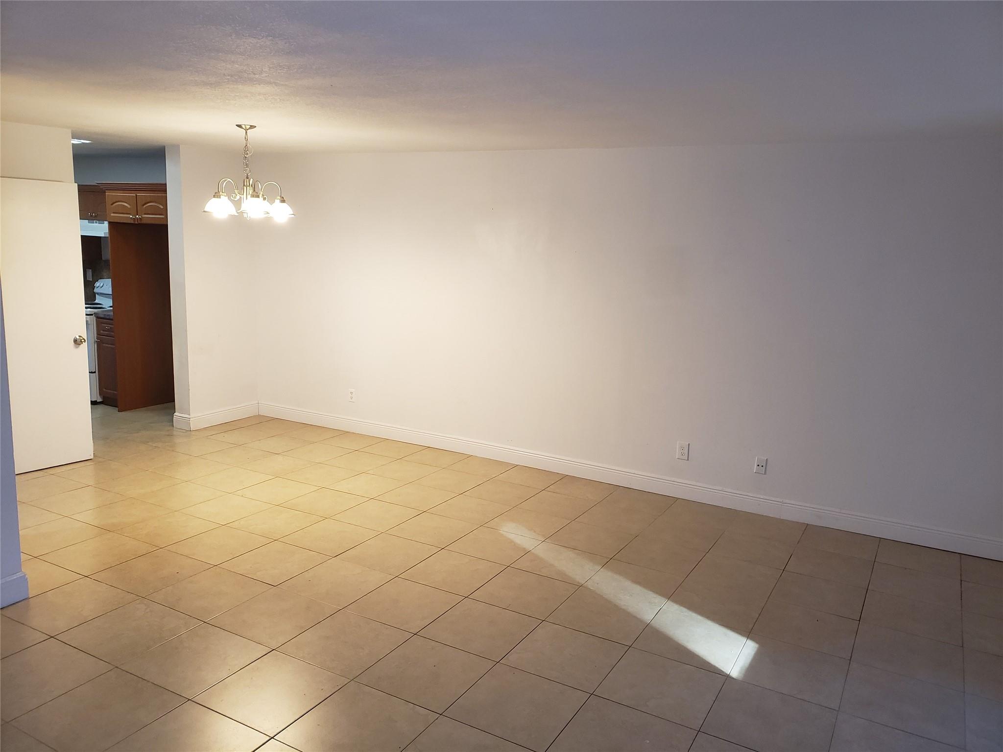 VILLAS EAST - Residential Lease