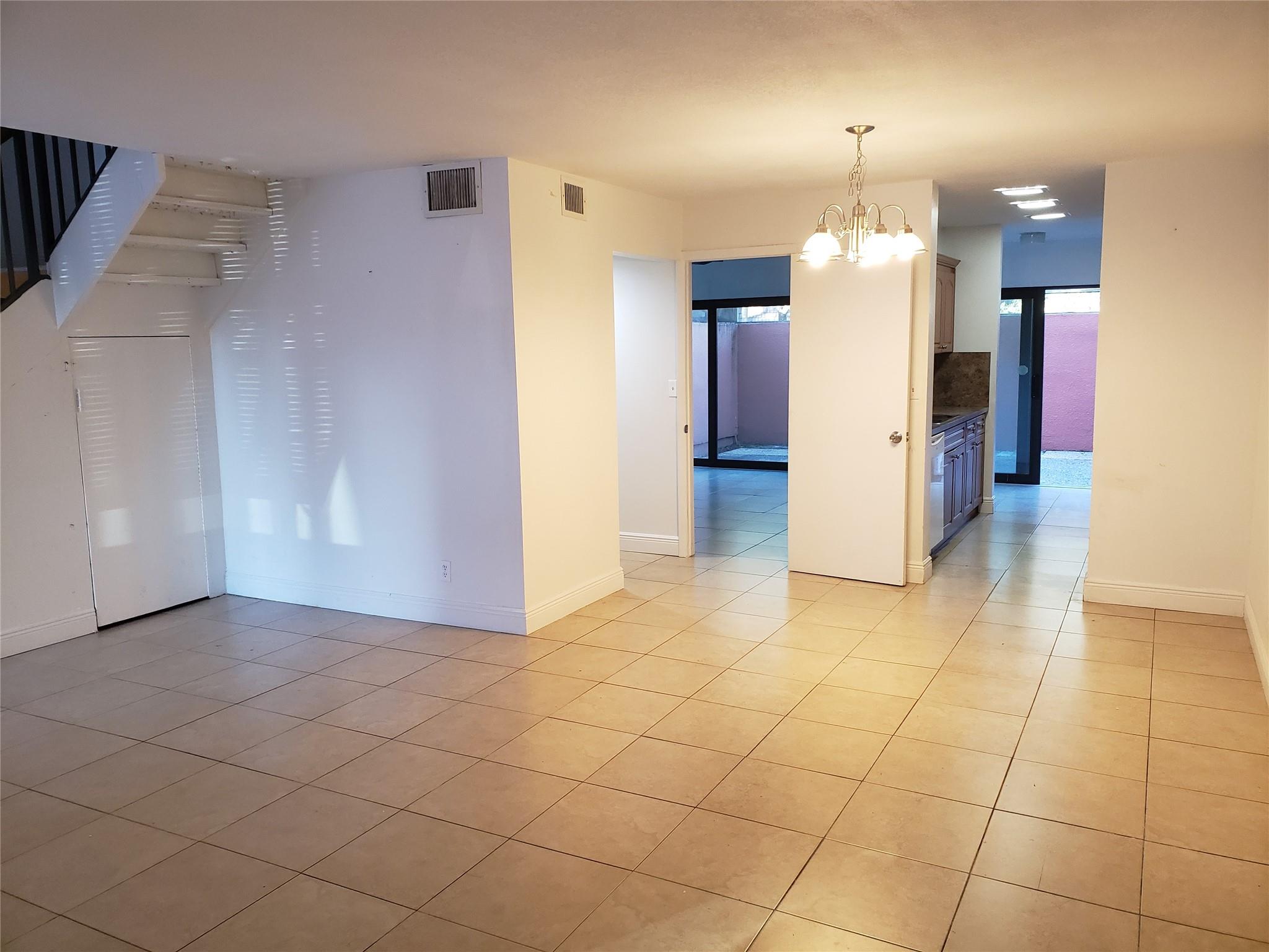 VILLAS EAST - Residential Lease