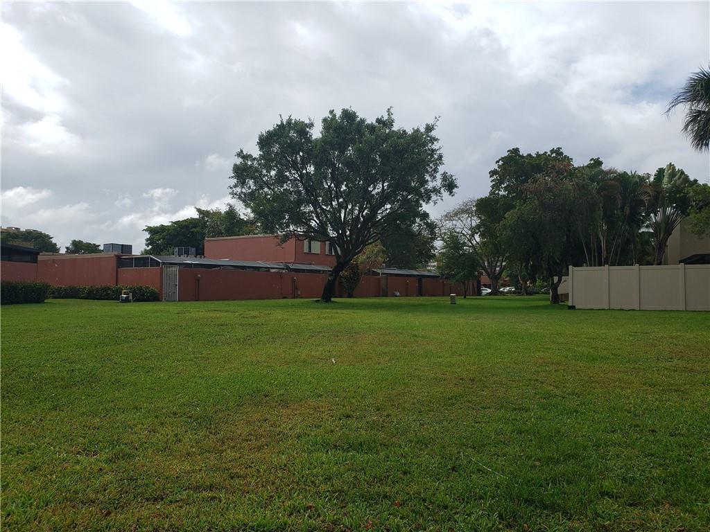 VILLAS EAST - Residential Lease