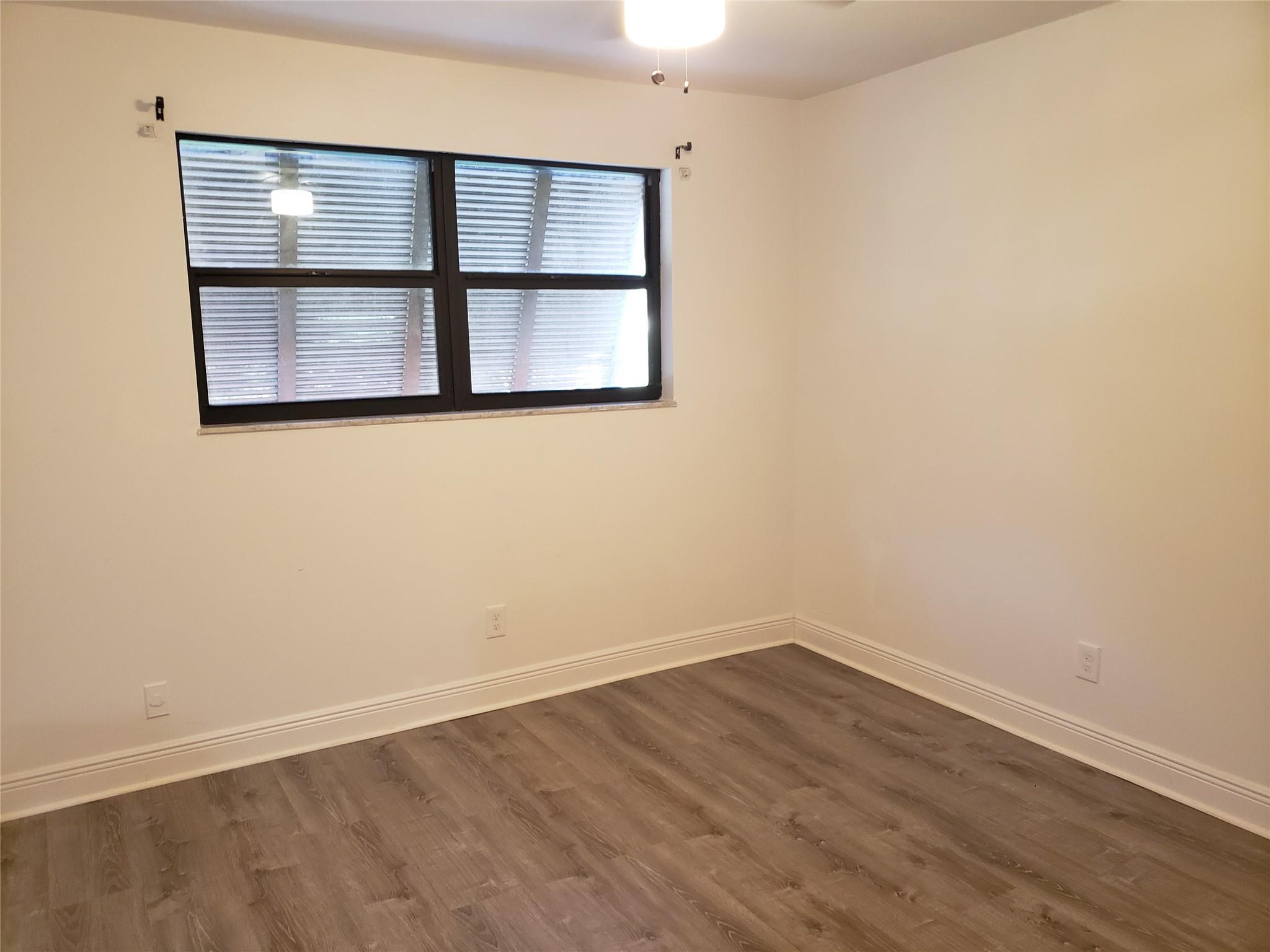 VILLAS EAST - Residential Lease