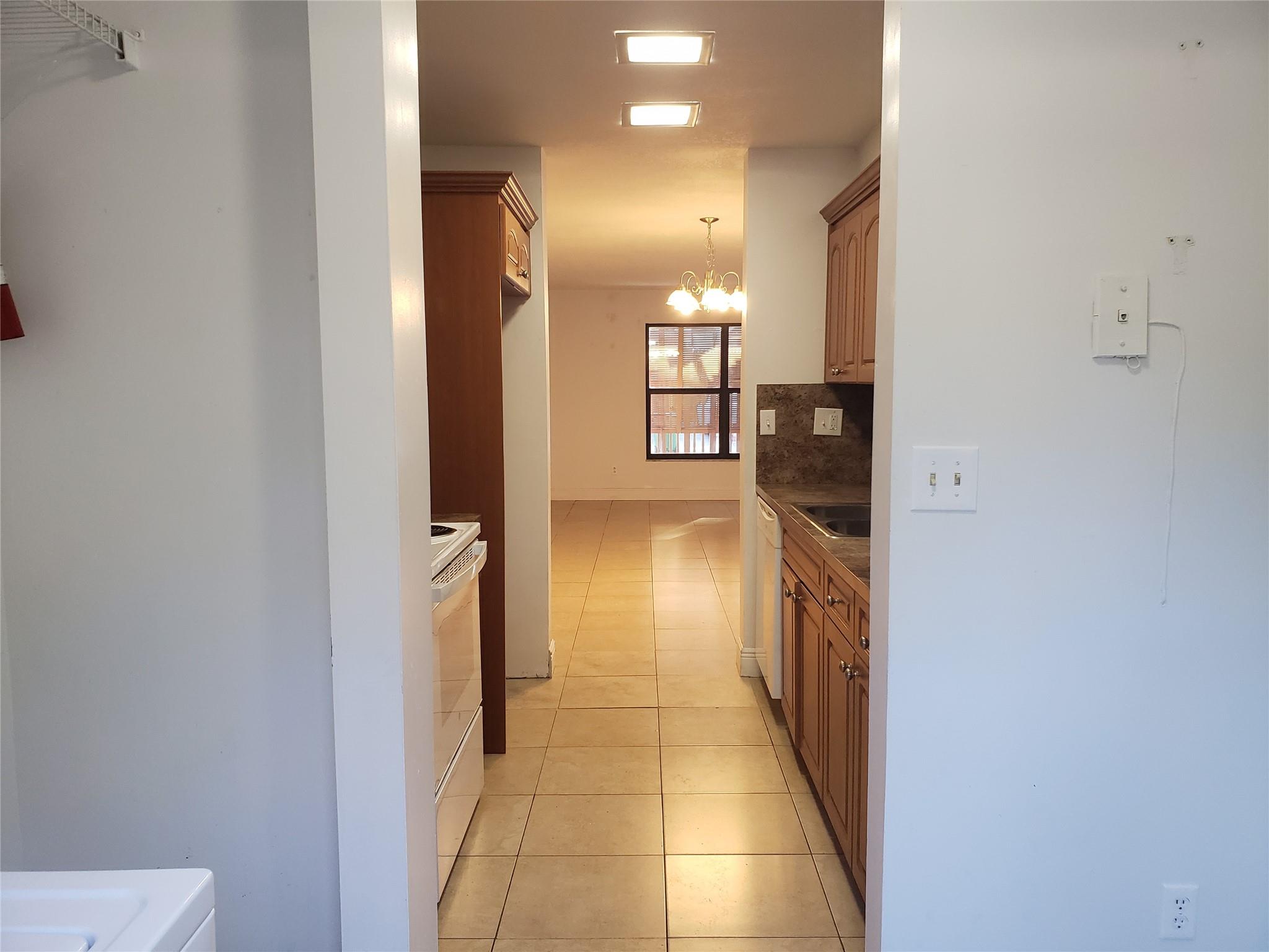 VILLAS EAST - Residential Lease