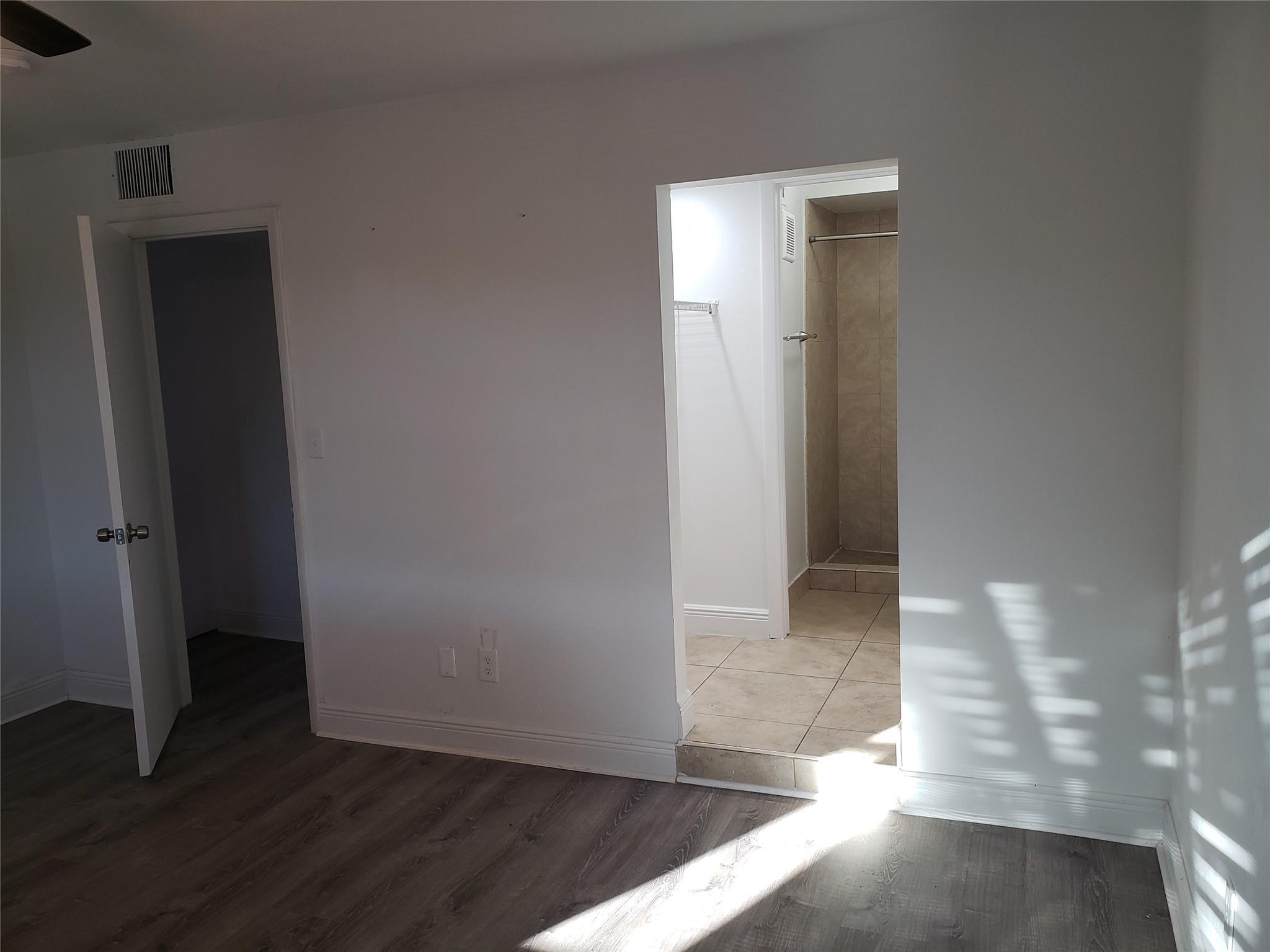 VILLAS EAST - Residential Lease