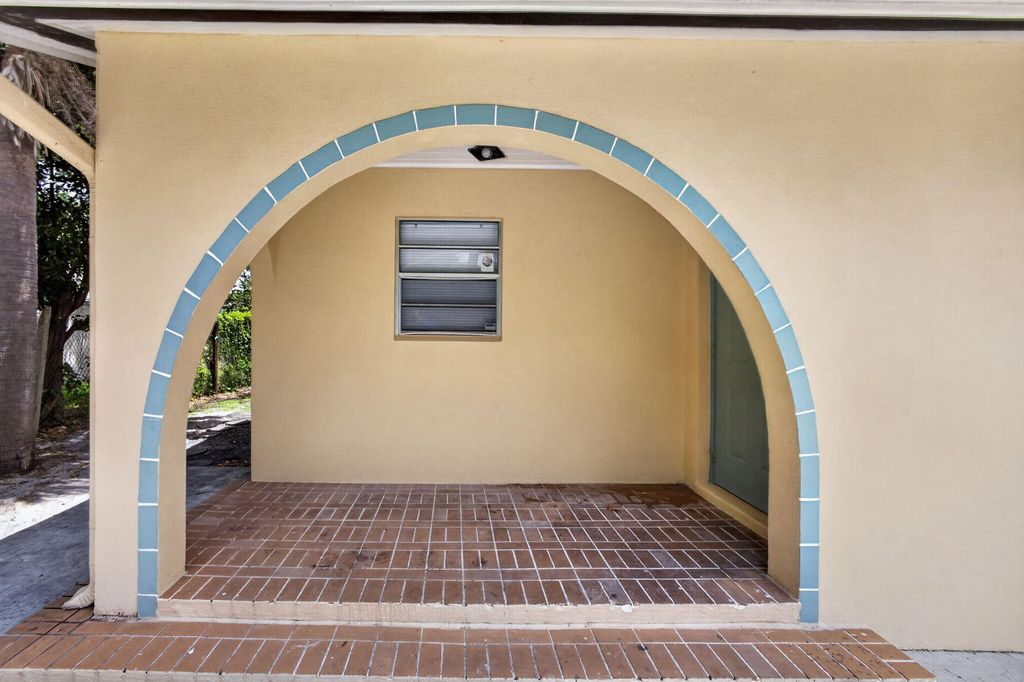 Photo of 9484 Sun Court, Palm Beach Gardens, FL 33403 (MLS # B26015679)