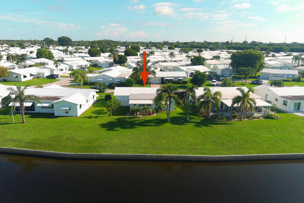 Photo of 1006 SW 7th Avenue, Boynton Beach, FL 33426 (MLS # R11025985)