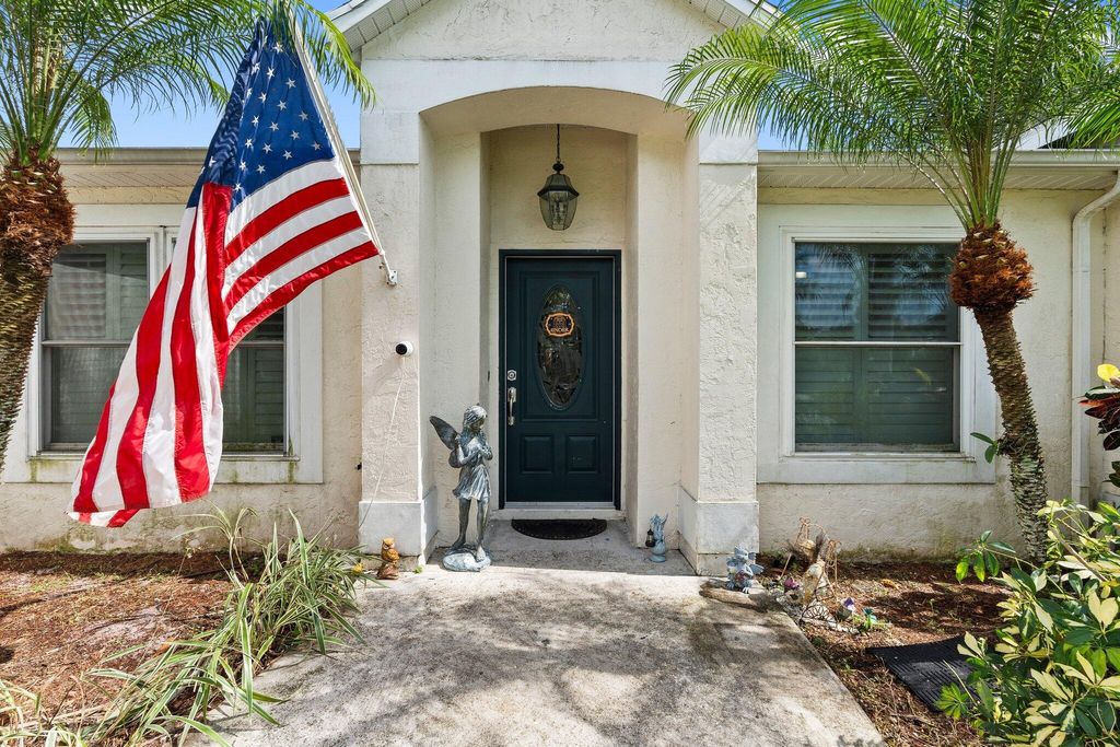 Photo of 468 SW Prado Avenue, Port Saint Lucie, FL 34983 (MLS # R11099643)