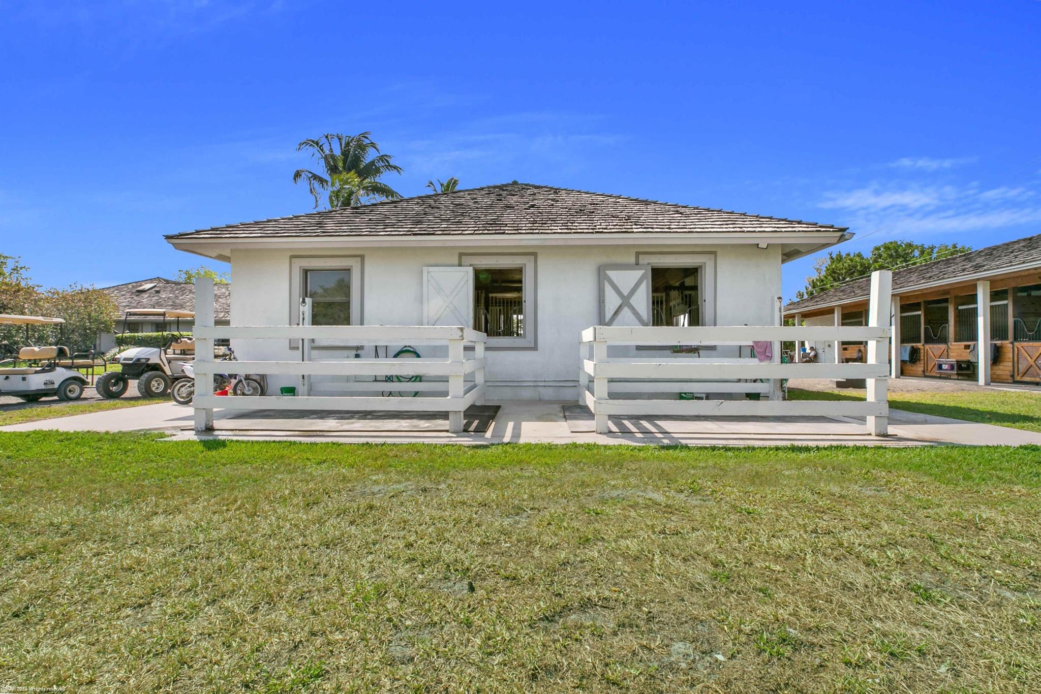 SADDLE TRAIL PARK OF WELL - Residential