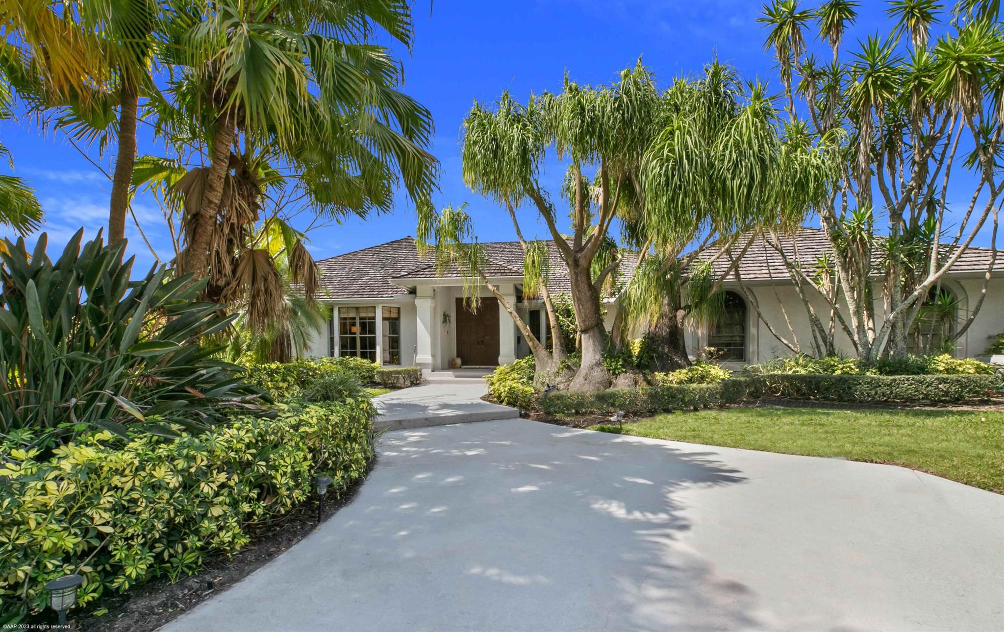 SADDLE TRAIL PARK OF WELL - Residential