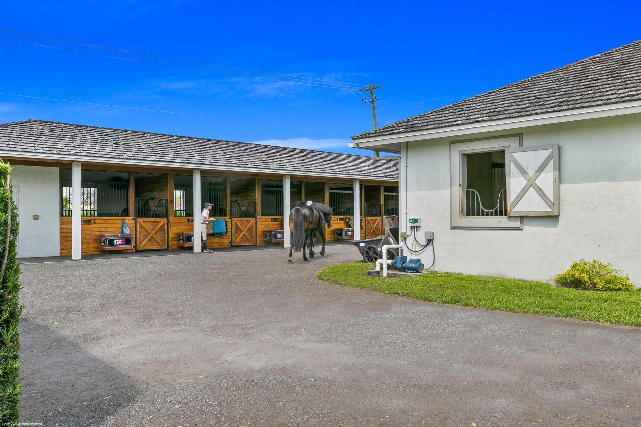 SADDLE TRAIL PARK OF WELL - Residential