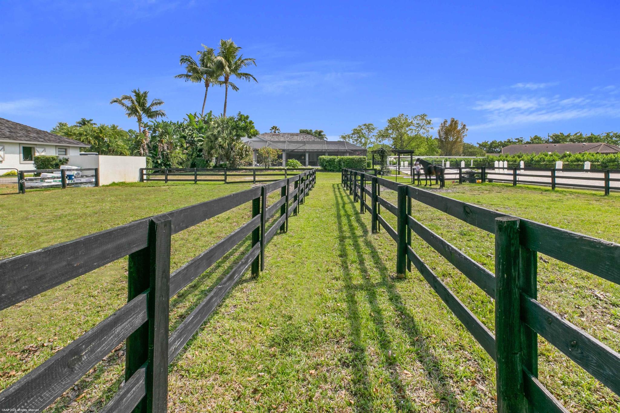 SADDLE TRAIL PARK OF WELL - Residential