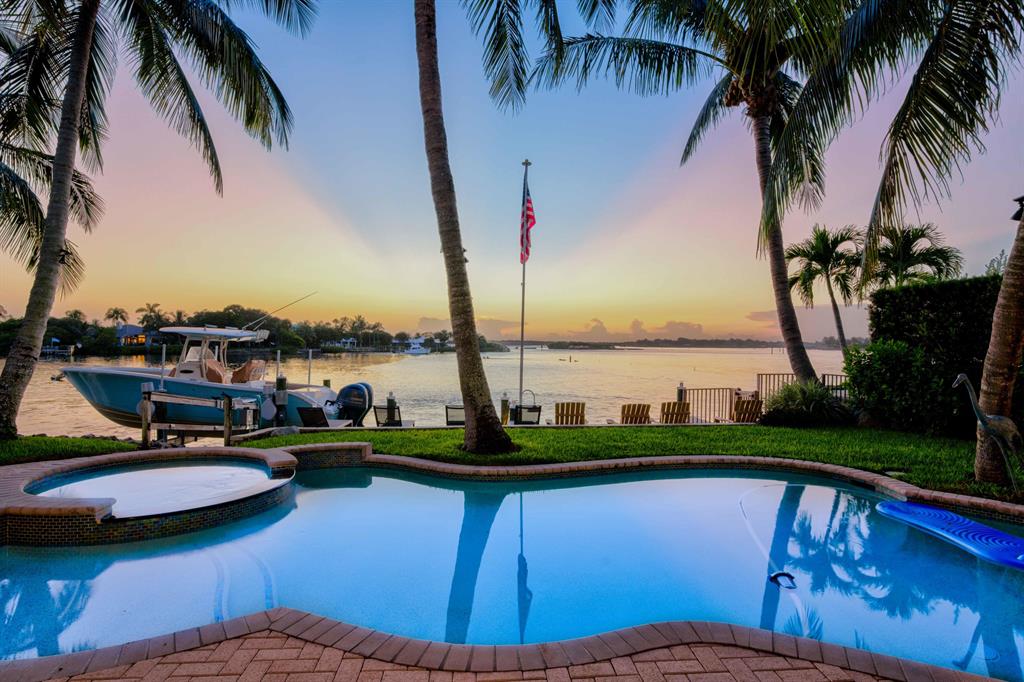 LANDS END - Residential