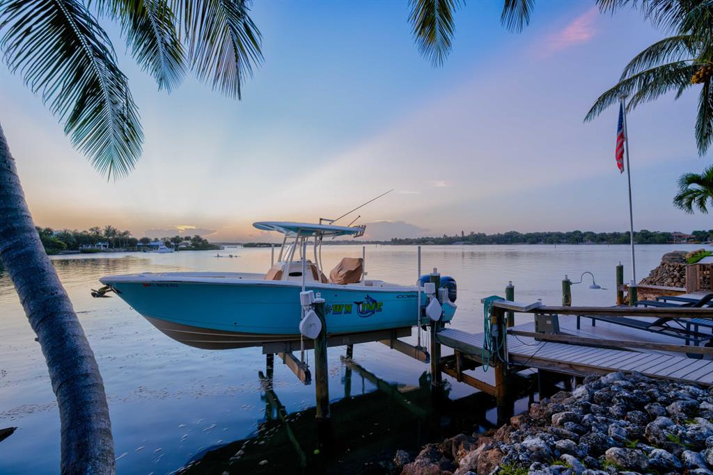 LANDS END - Residential