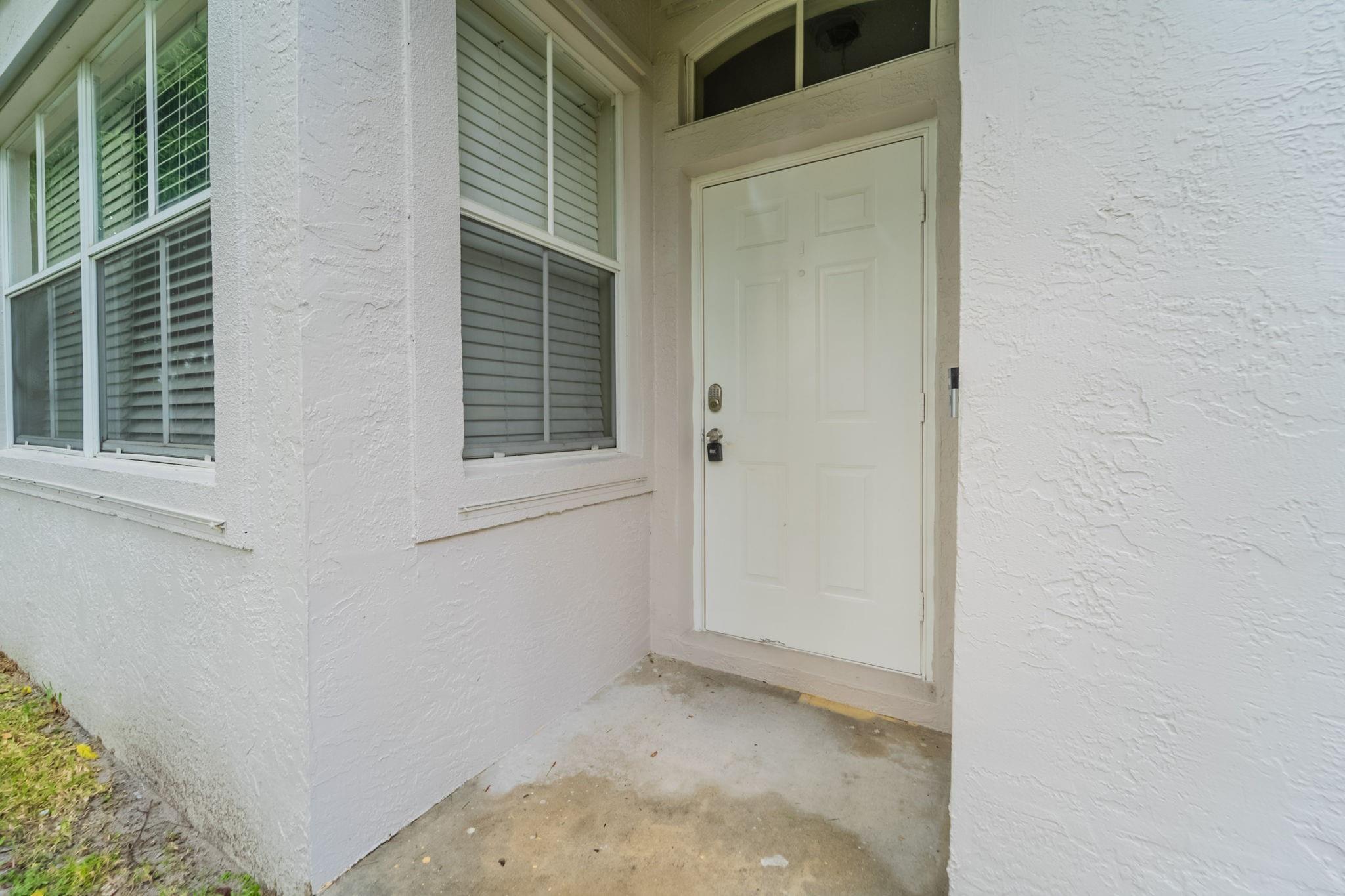 6359 Stonehurst Cir