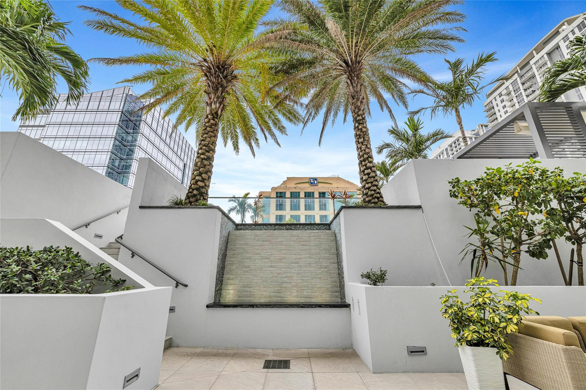 100 Las Olas - Residential Lease