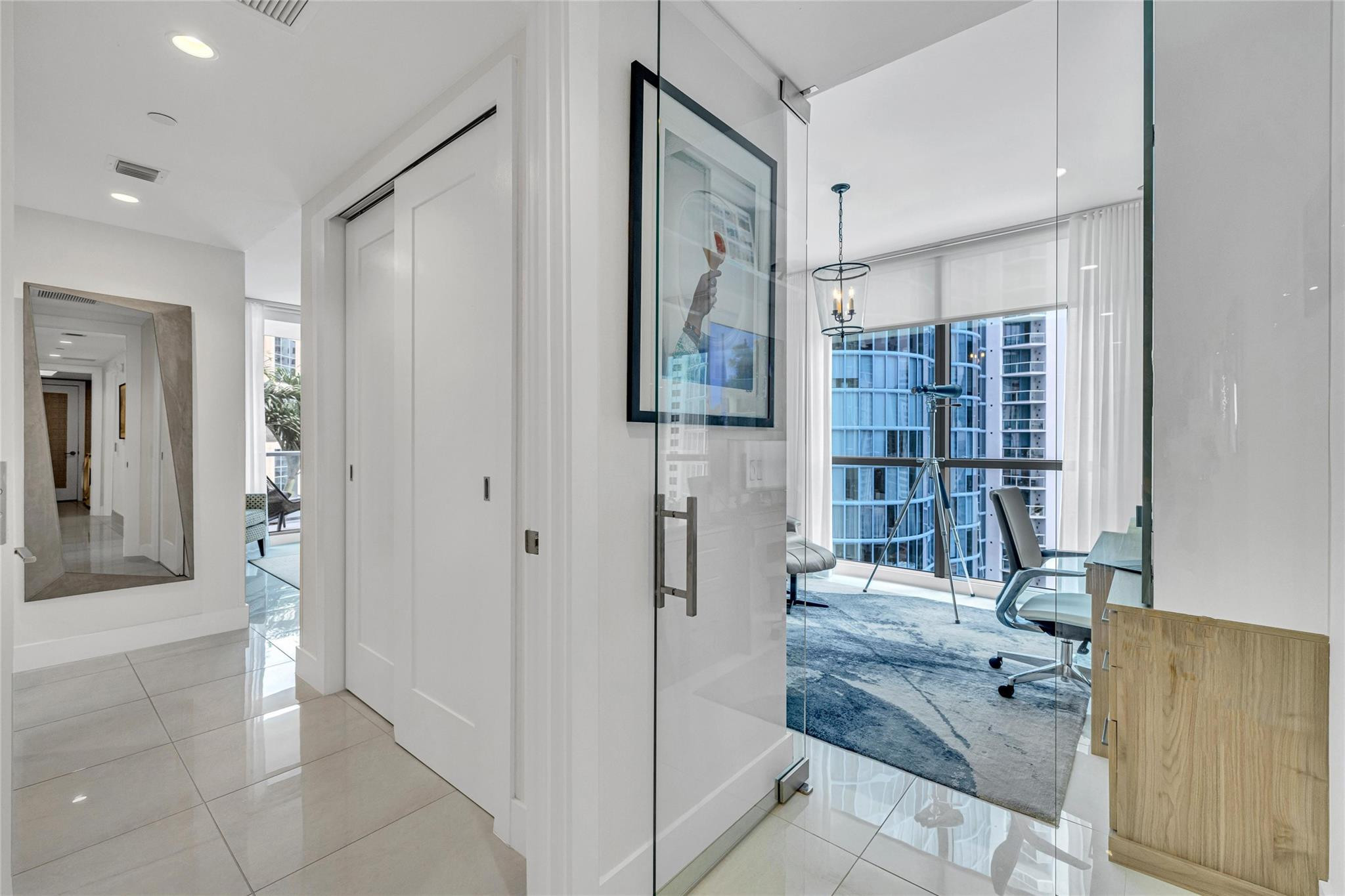 100 Las Olas - Residential Lease