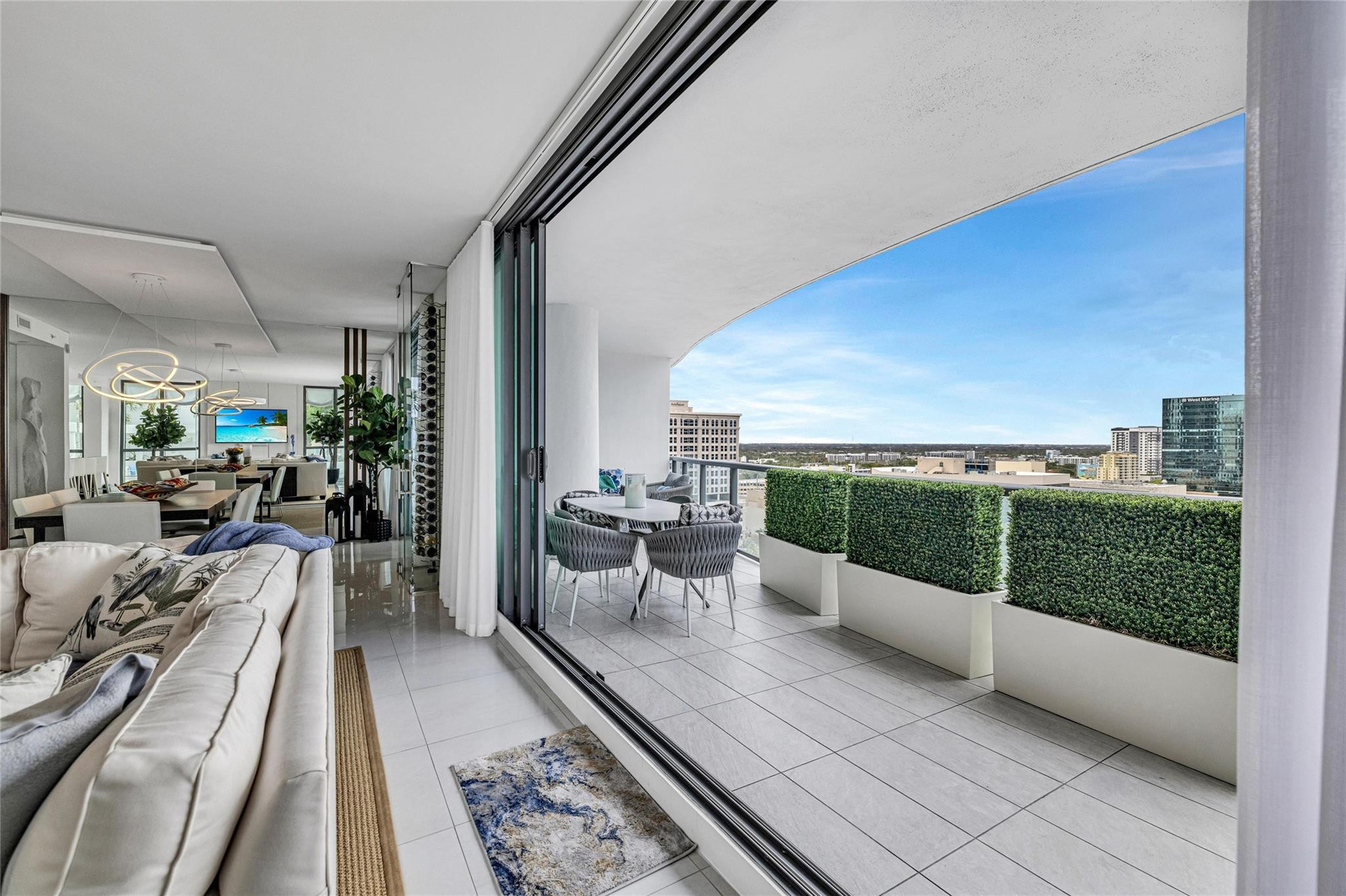 100 Las Olas - Residential Lease