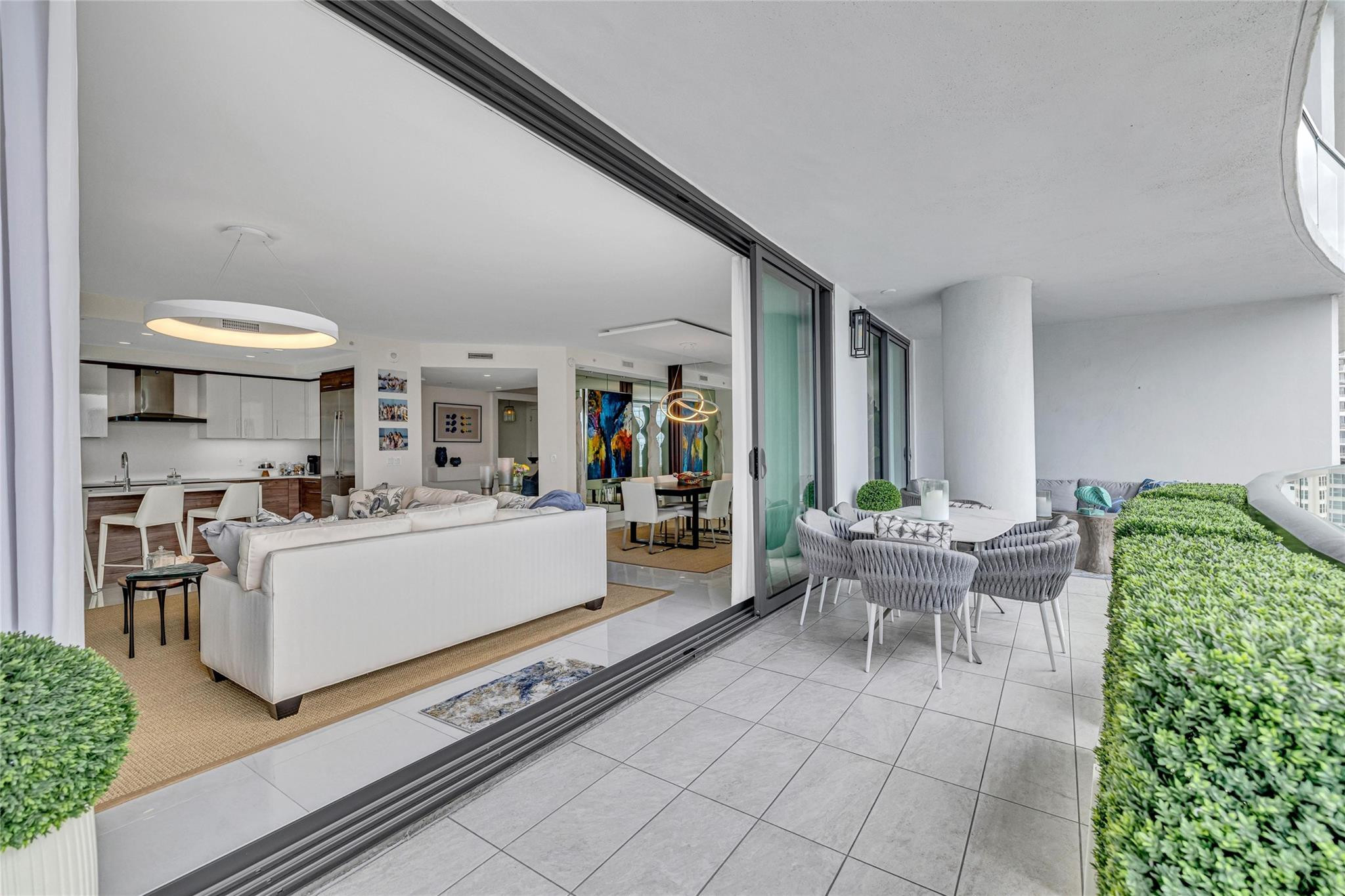 100 Las Olas - Residential Lease