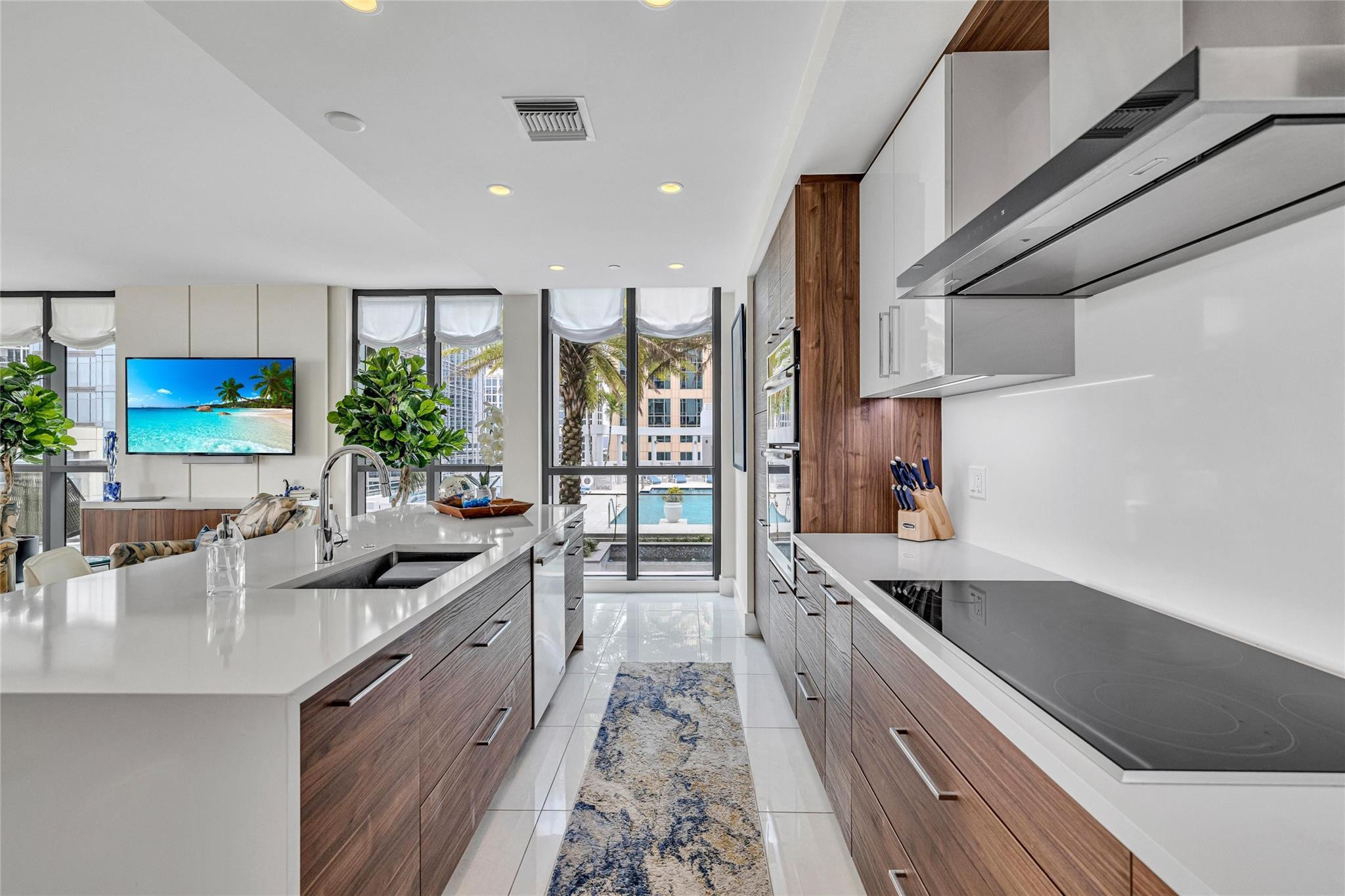 100 Las Olas - Residential Lease