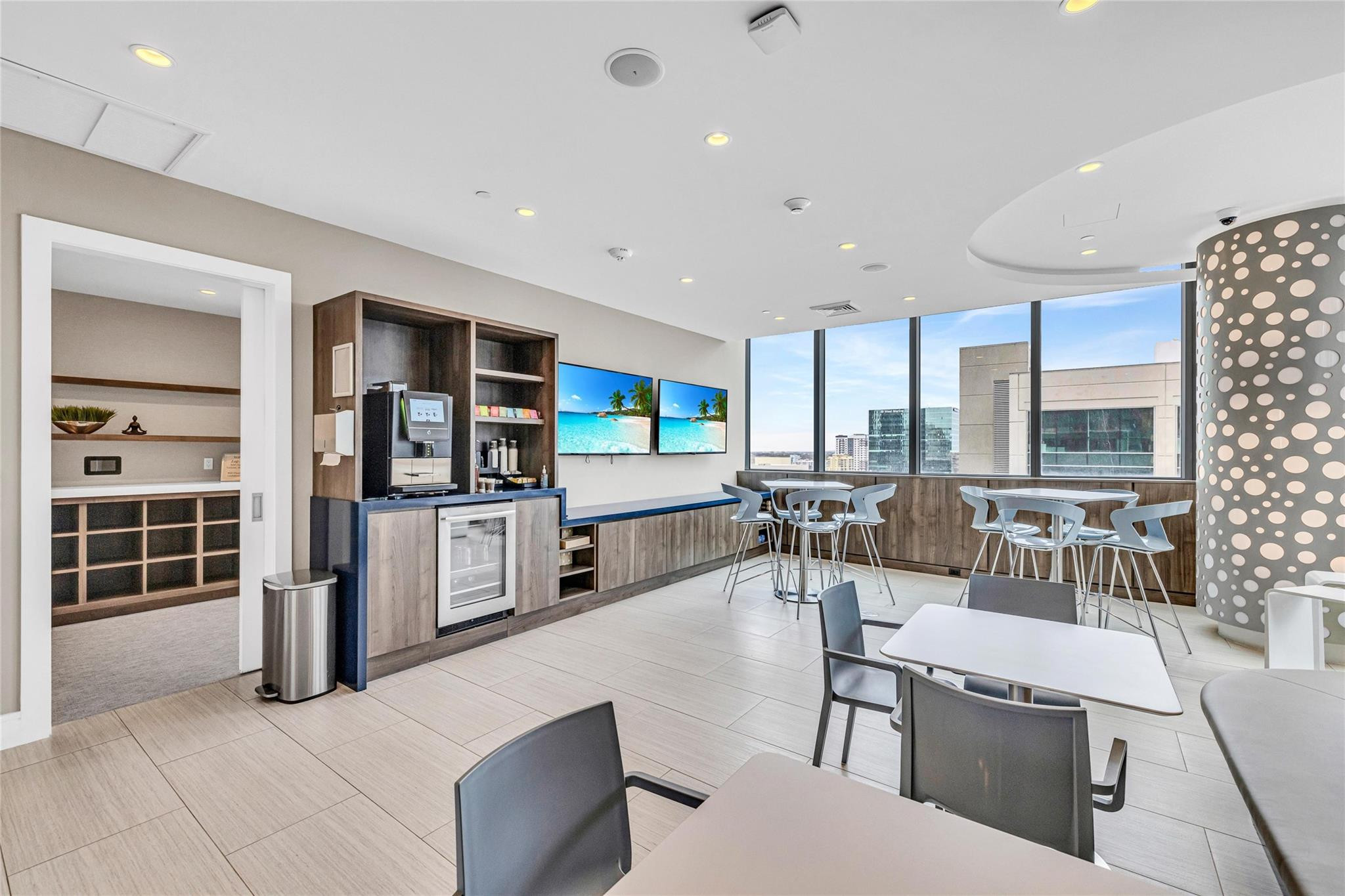 100 Las Olas - Residential Lease